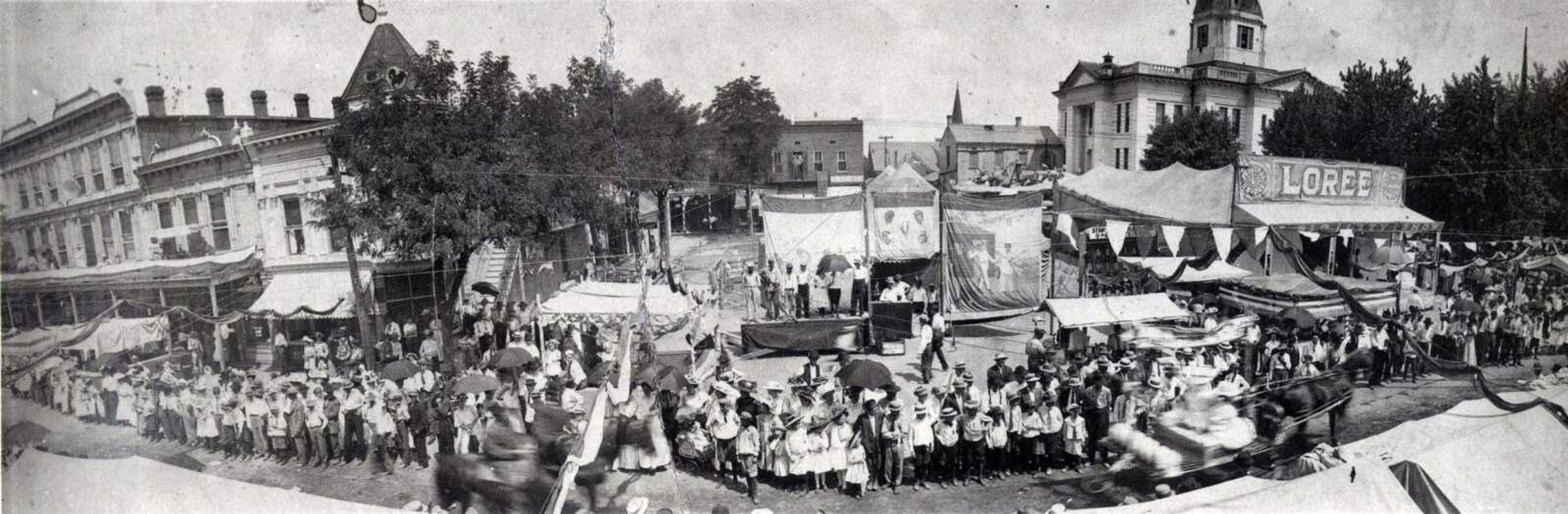 Southeast Missourian archives
A panoramic photo from the 1909 Jackson Homecomers, the second annual celebration.