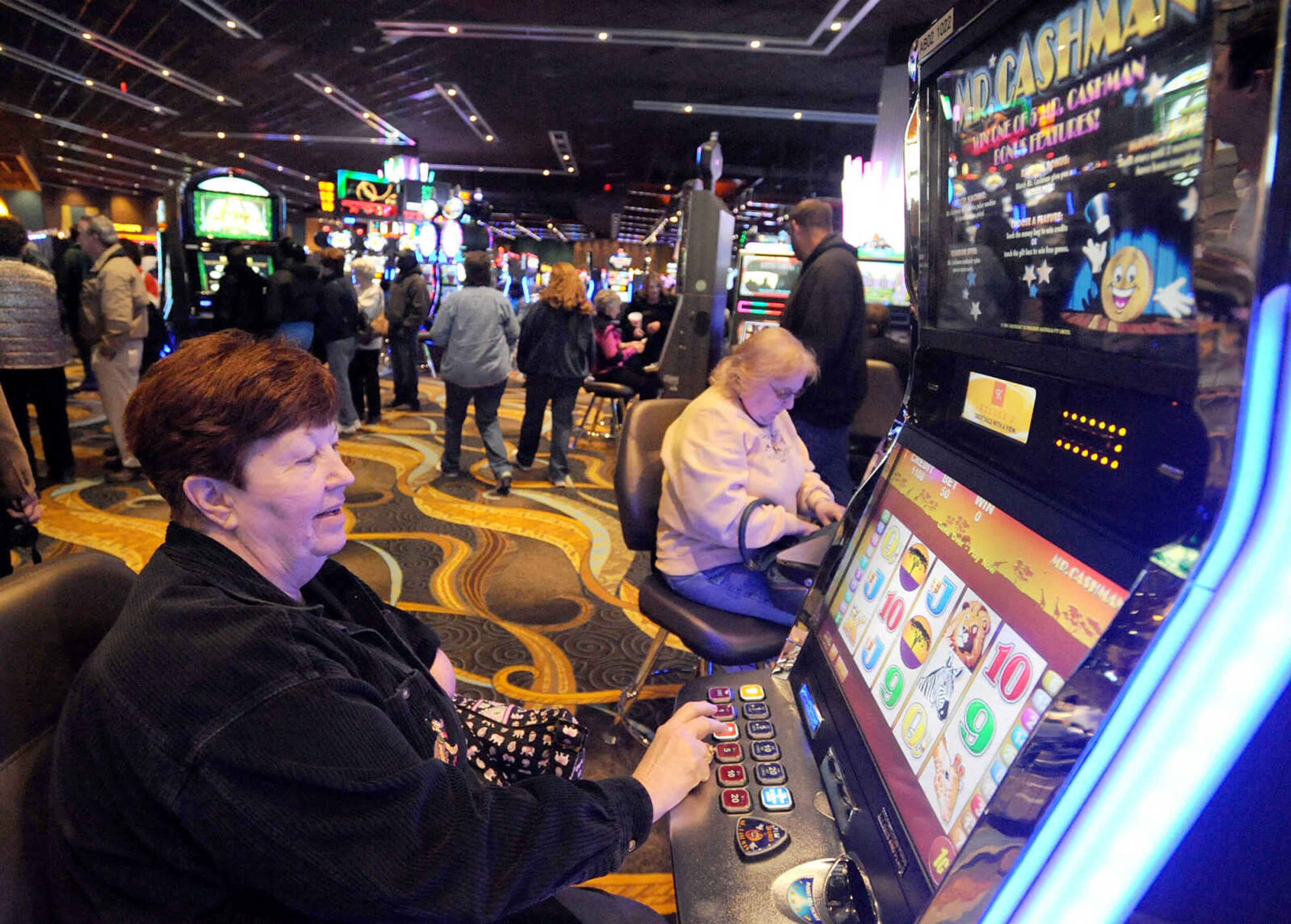 LAURA SIMON ~ lsimon@semissourian.com
Glenda Banks plays the penny slots Tuesday, Oct. 30, 2012 on opening day of Isle Casino Cape Girardeau.