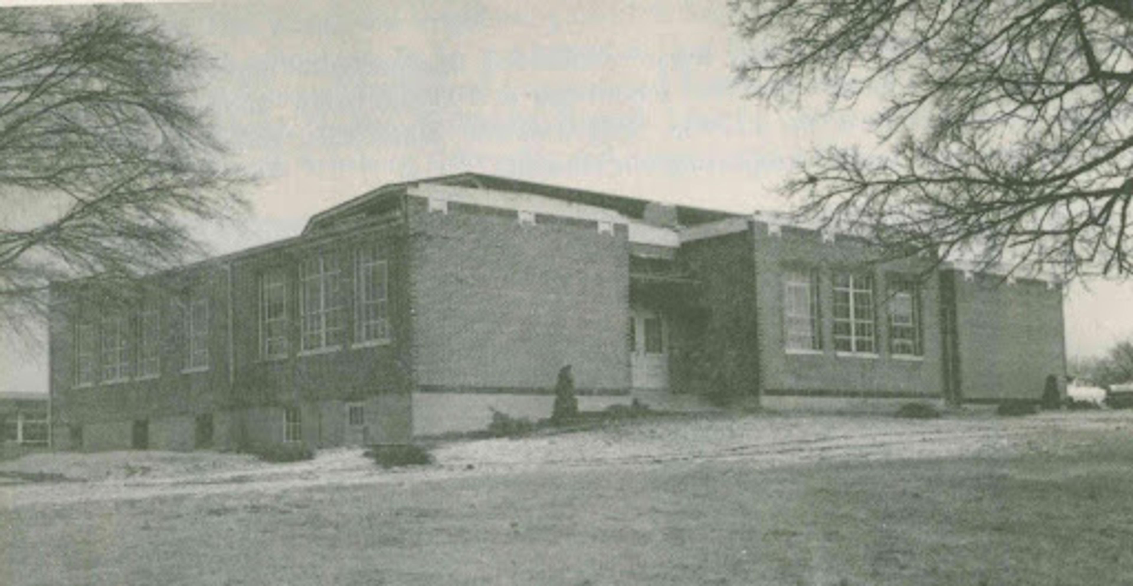 The third Oak Ridge school building was built in 1932 after the second building was destroyed by a fire. This building was built in the same location of the first two, and was eventually razed in 2008.