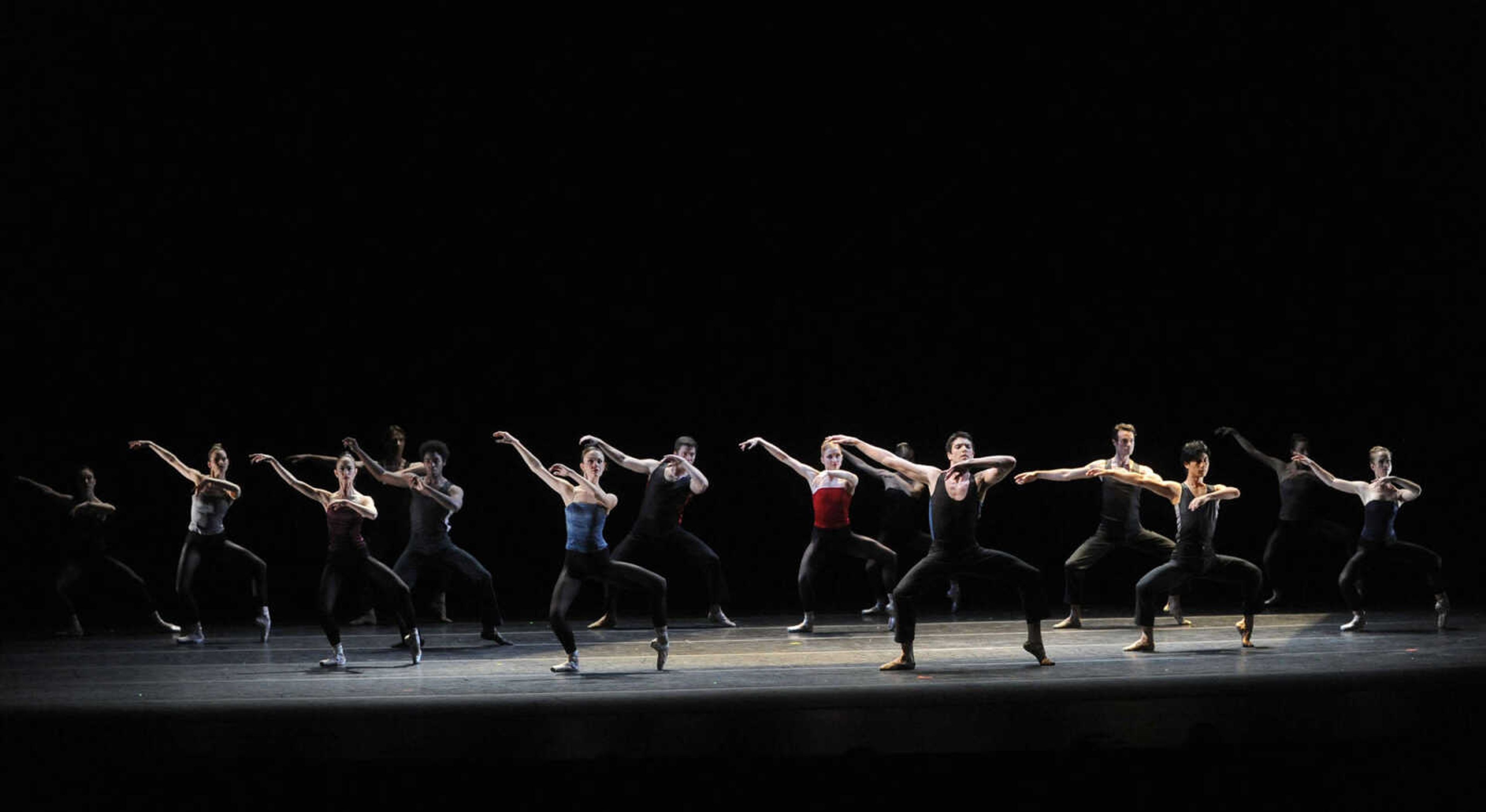 Saint Louis Ballet performs "Figurant" in the Dance St. Louis production of New Dance Horizons II.