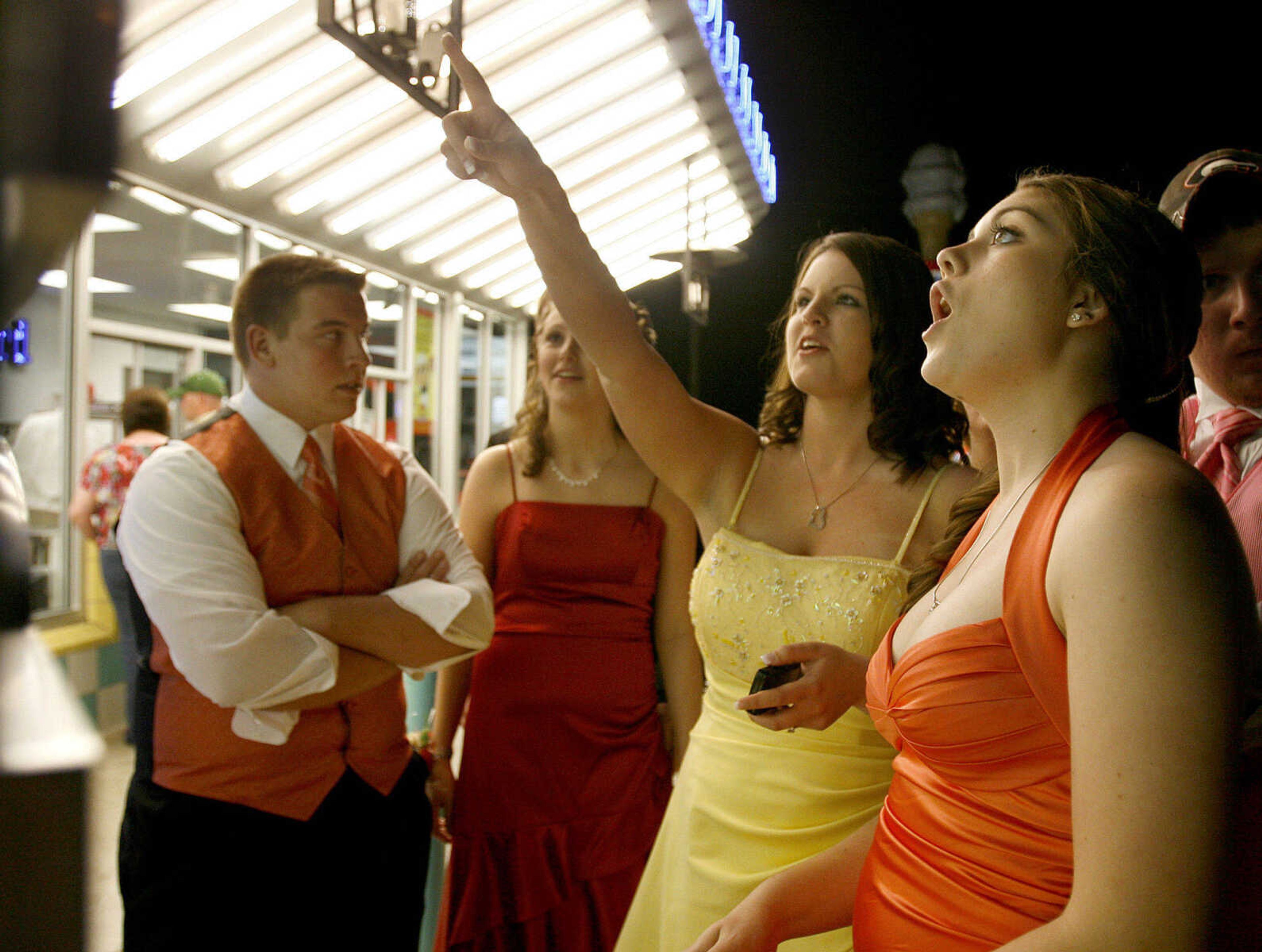 ELIZABETH DODD ~ edodd@semissourian.com
Photos from custard after the 2009 Jackson High School Prom May 9 at the Osage Center.