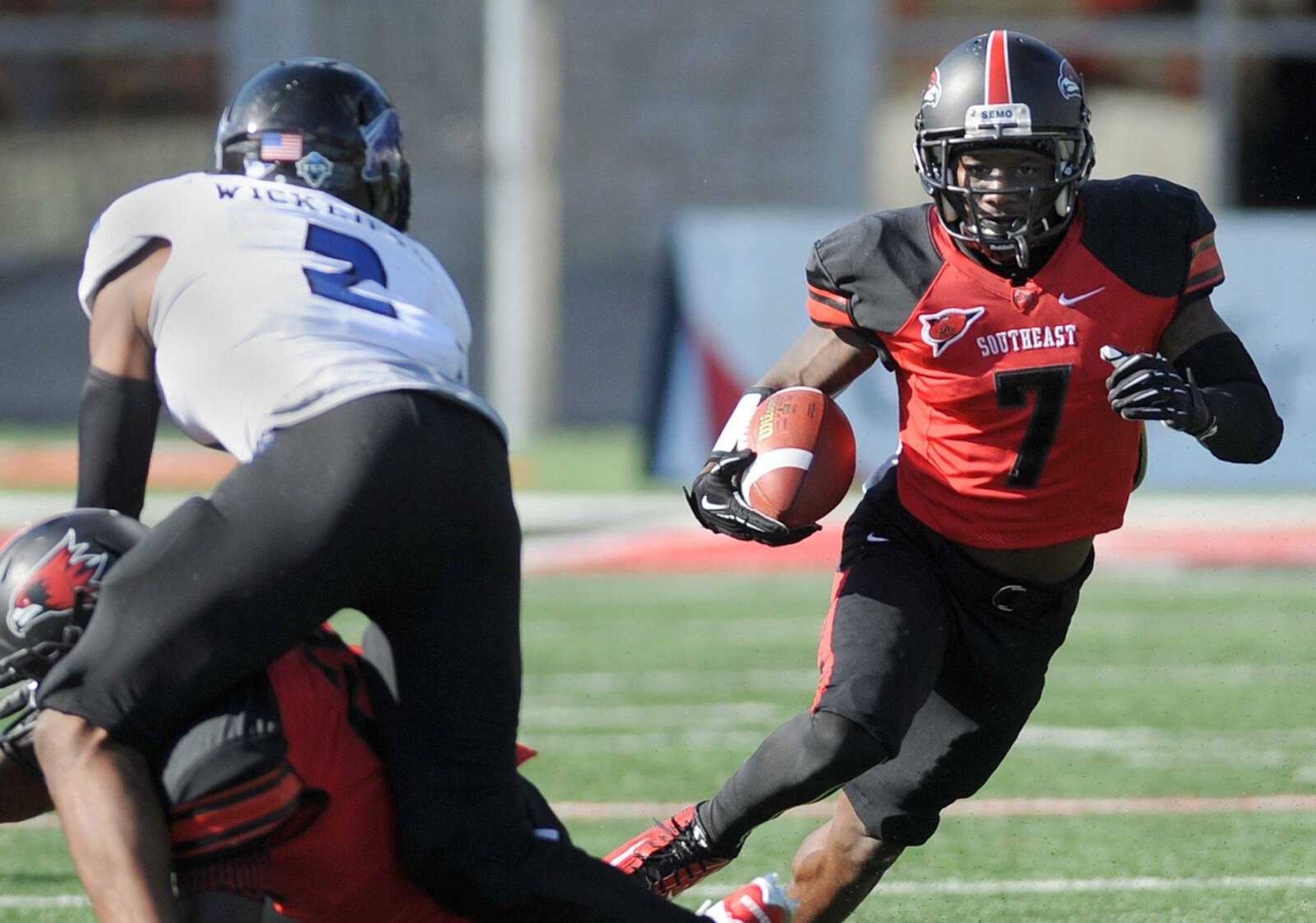 Southeast Missouri State's Peter Lloyd cuts back during a run against Eastern Illinois last season at Houck Stadium. (Glenn Landberg)