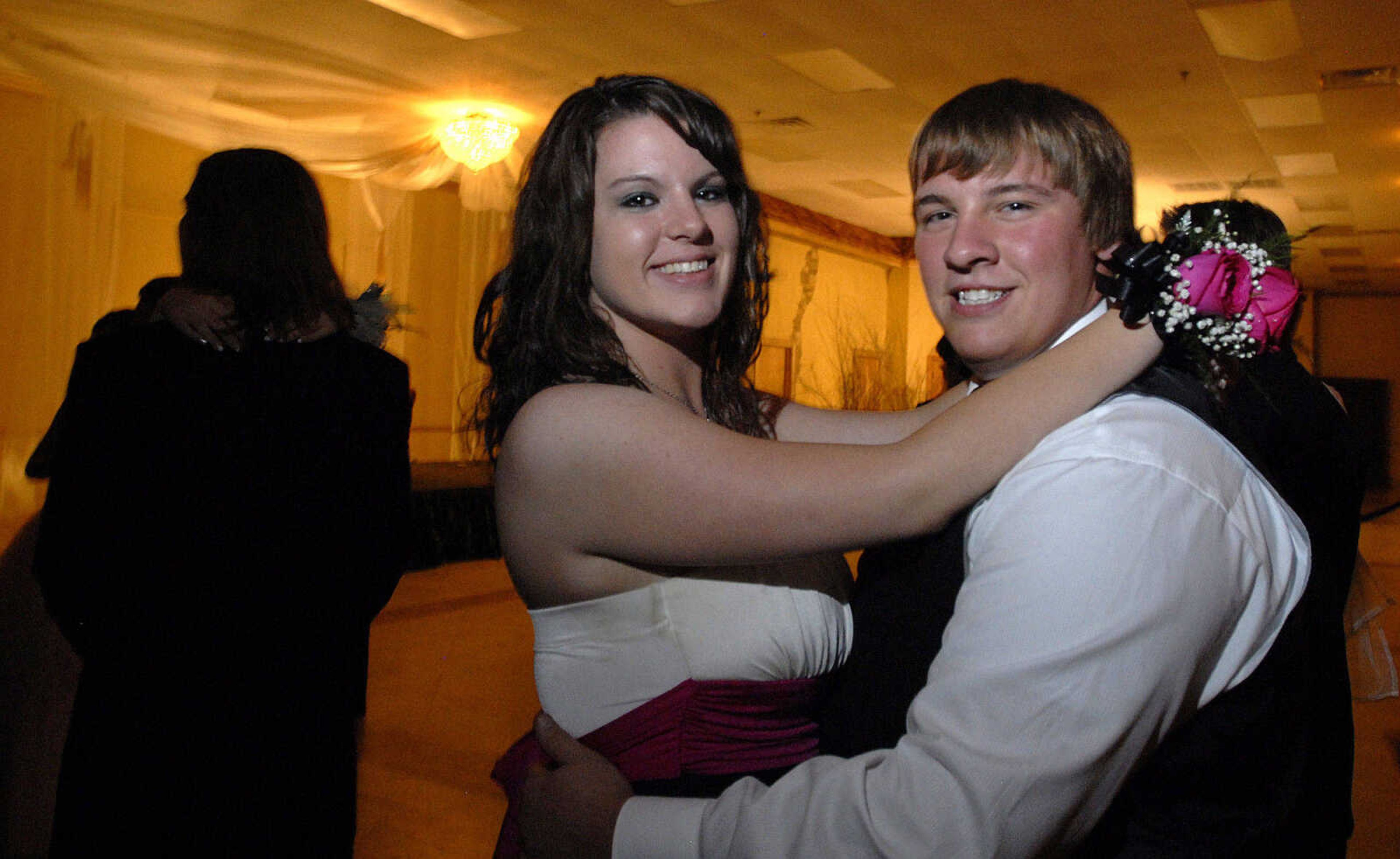 LAURA SIMON~lsimon@semissourian.com
Cape Central High School "Arabian Nights" Prom May 1, 2010.