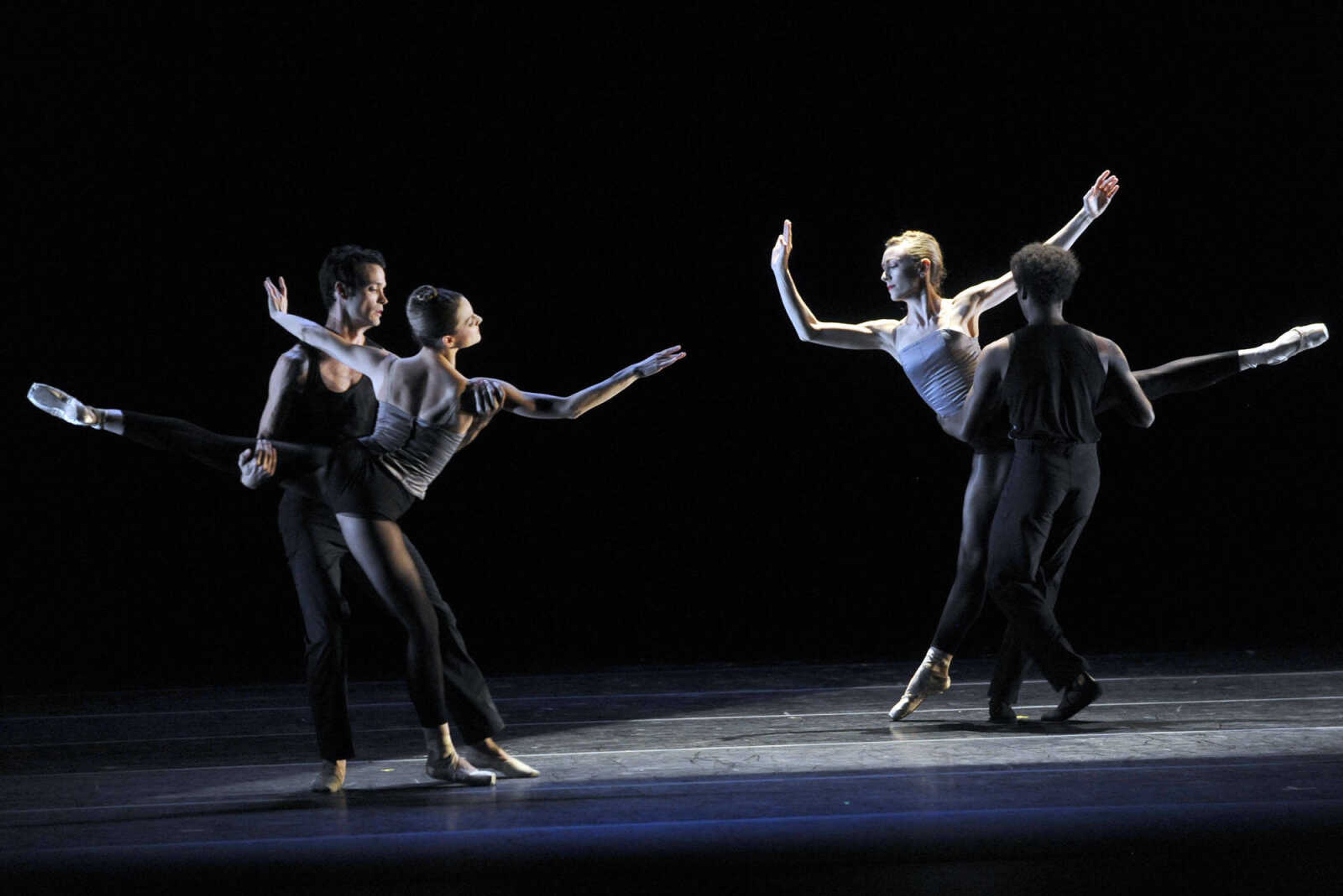 Saint Louis Ballet performs "Figurant" in the Dance St. Louis production of New Dance Horizons II.