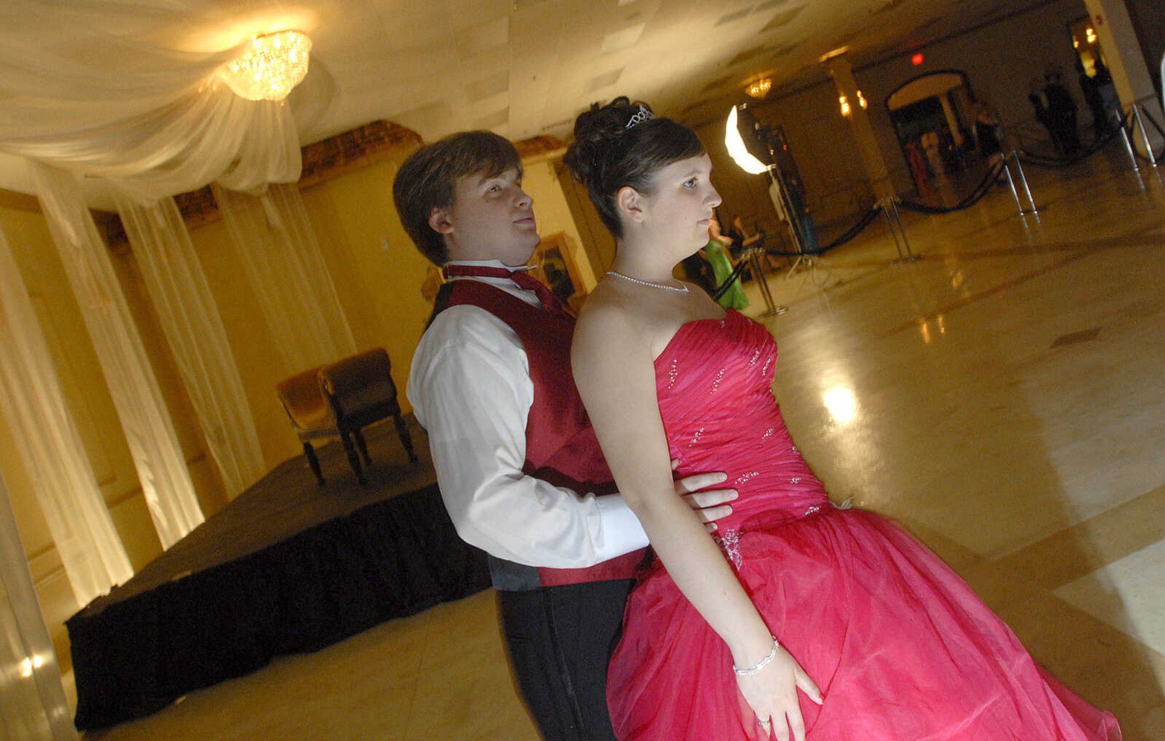 LAURA SIMON~lsimon@semissourian.com
Cape Central High School "Arabian Nights" Prom May 1, 2010.