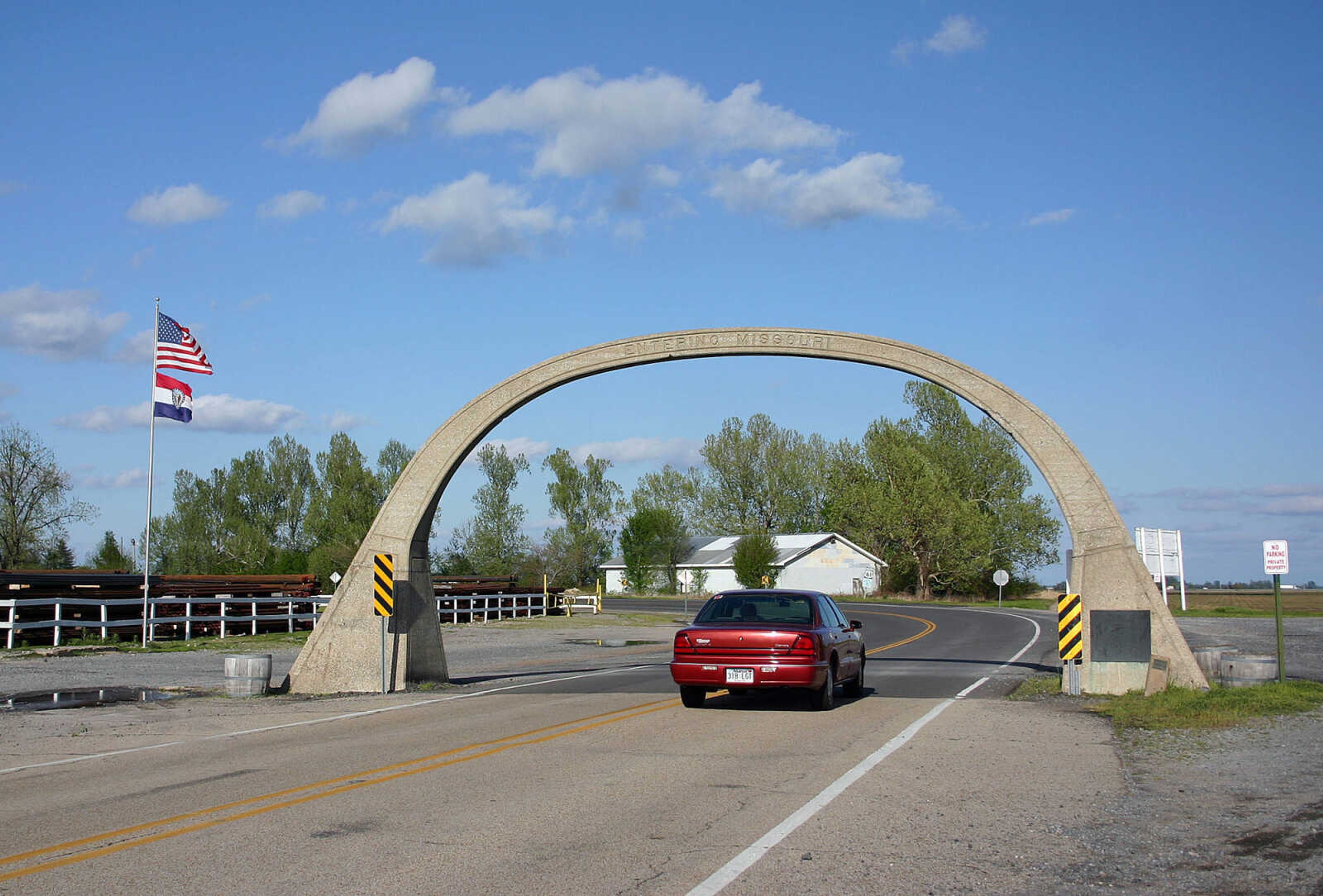 EMILY PRIDDY
U.S. 61 travelers pass under this 1924 concrete arch on their way across the Missouri-Arkansas state line.