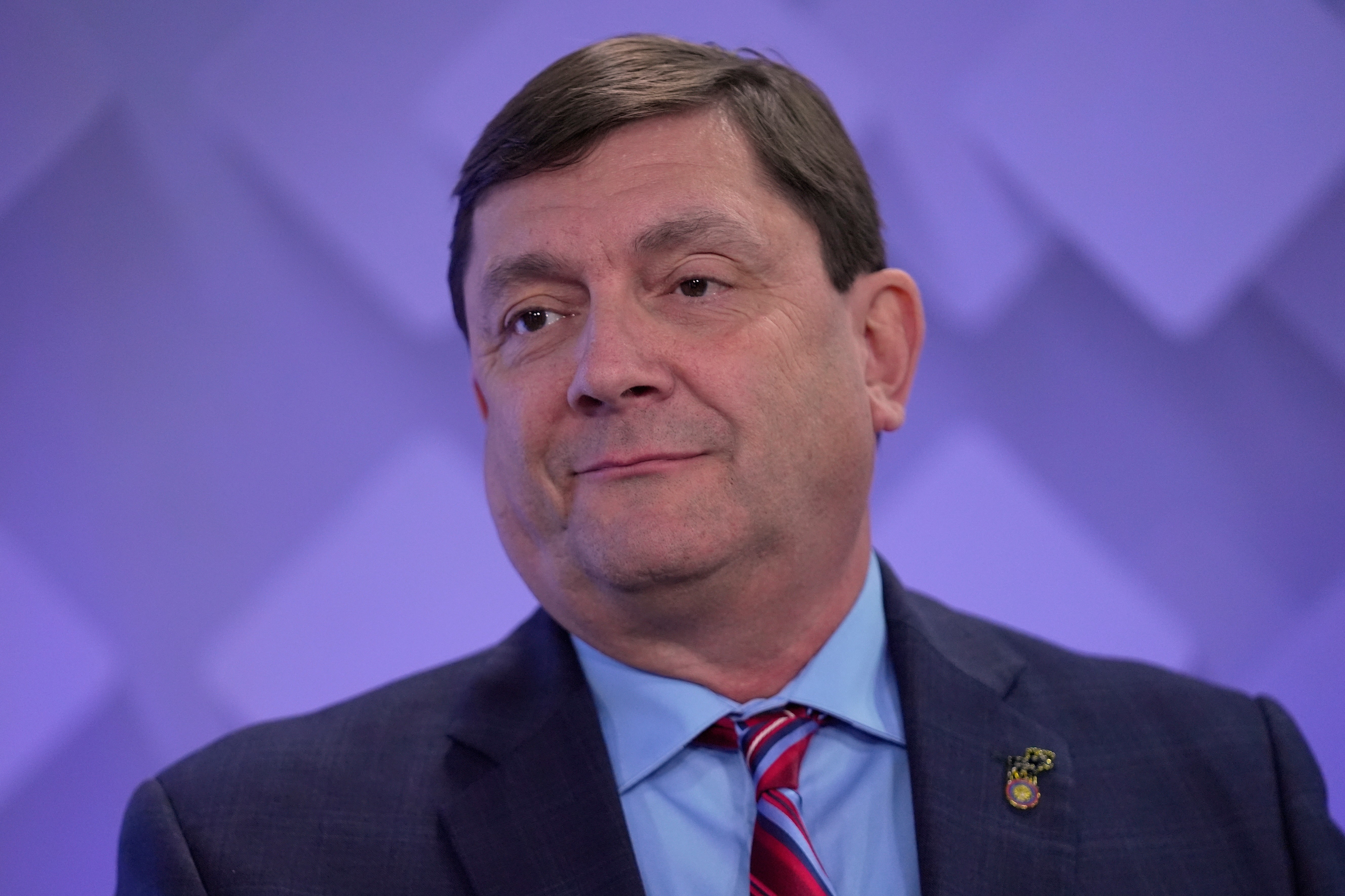 Maine Democrats are meeting to pick a new Senate nominee to ...