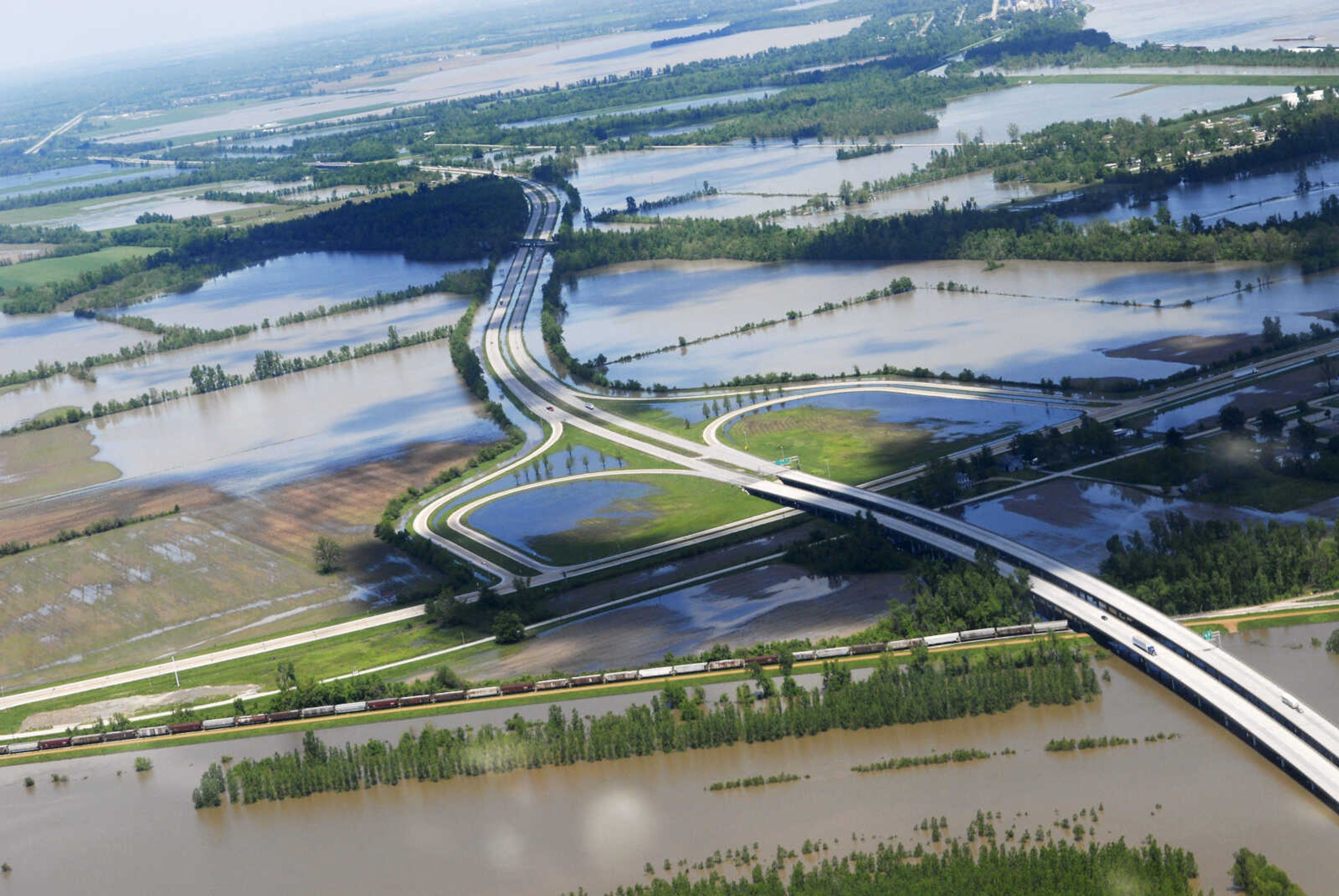 KRISTIN EBERTS ~ keberts@semissourian.com

The Interstate 57 and Highway 3 interchange near Cairo, Ill., on Tuesday, May 3, 2011.