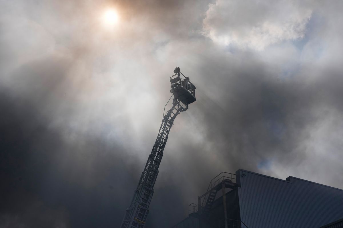 Russian strikes kill 2 Ukrainian civilians as Moscow and Kyi...