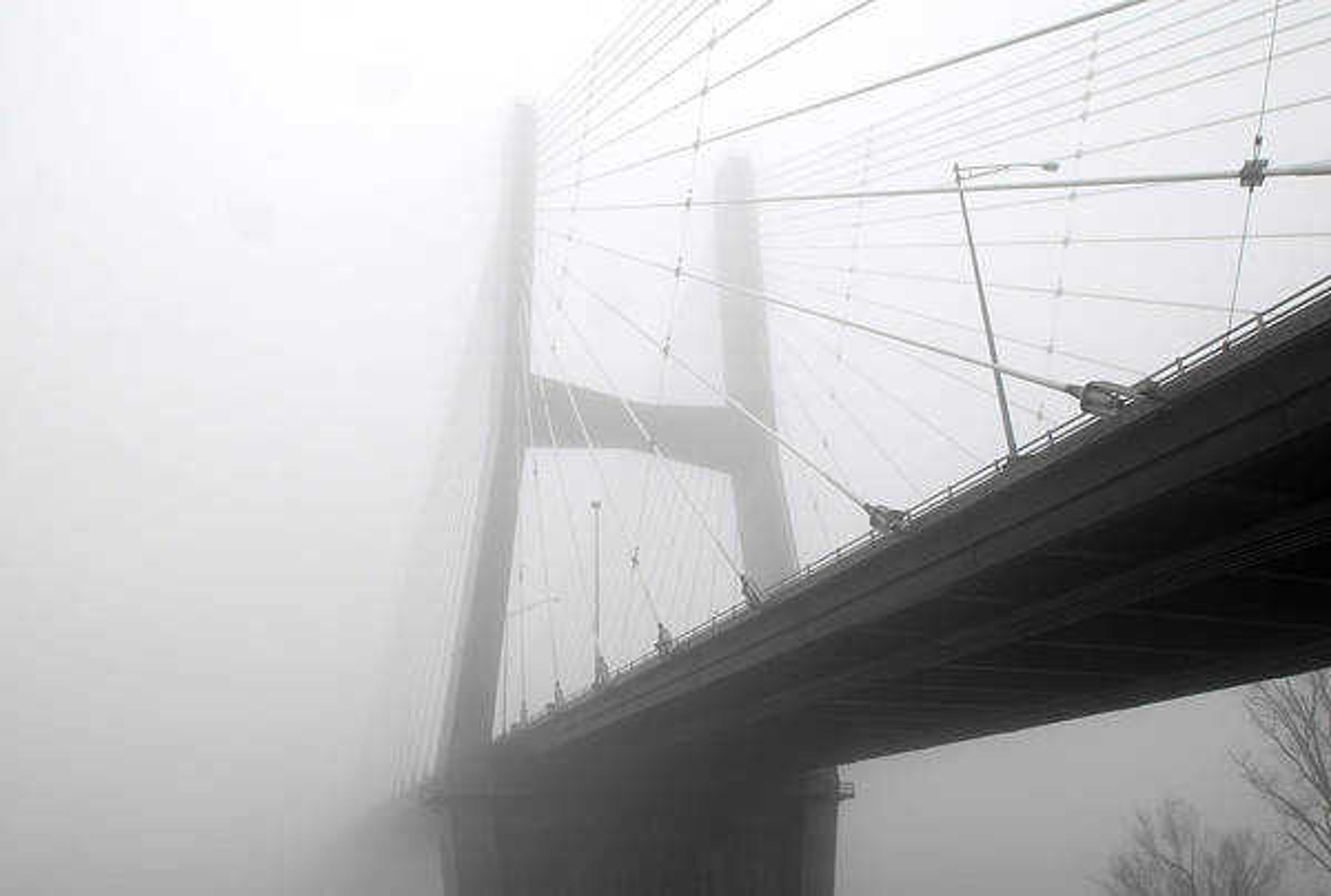 The Illinois side of the Bill Emerson Memorial Bridge is not visible after heavy fog hit Cape Girardeau Tuesday, December 11, 2007. (Aaron Eisenhauer)