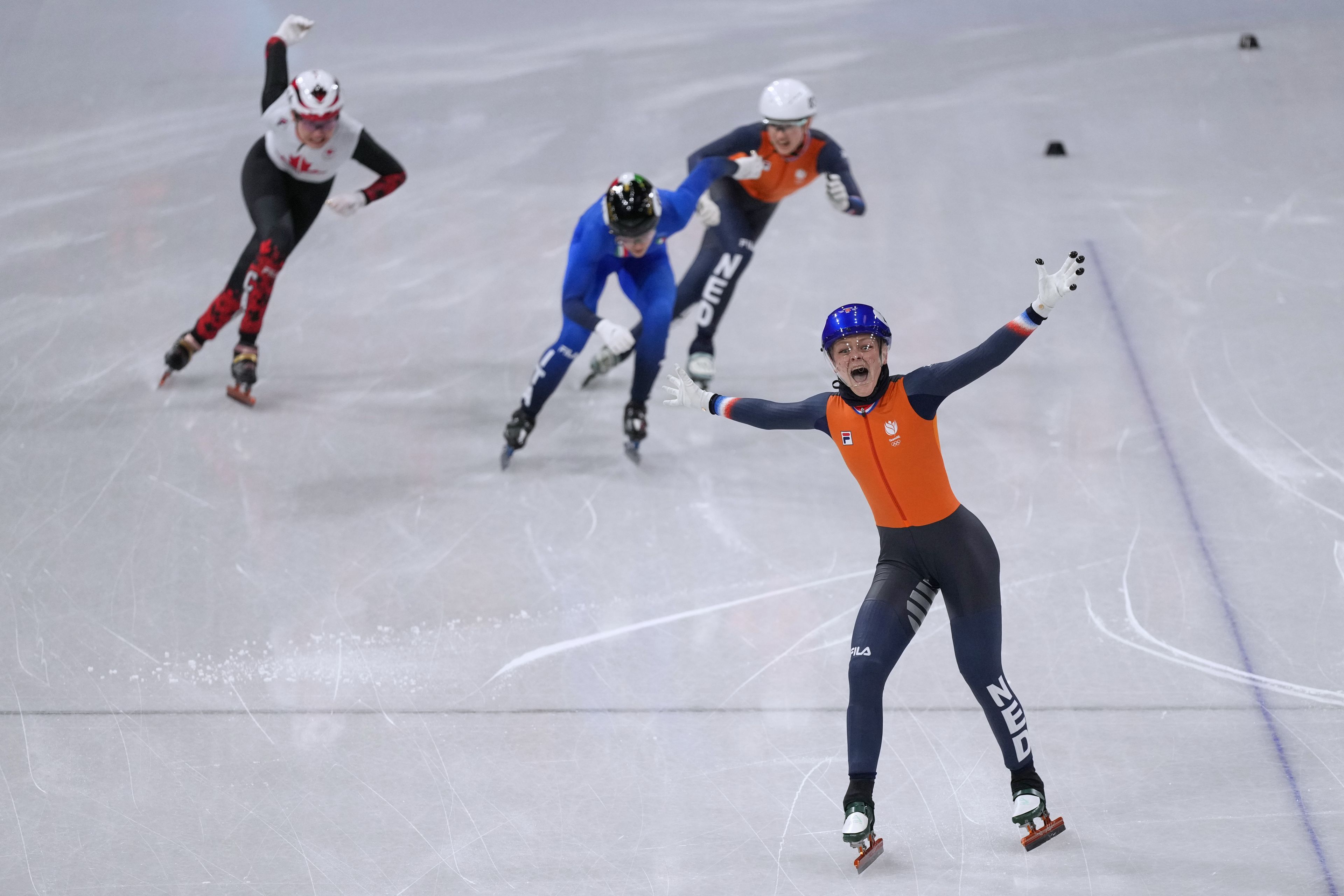 Dutch speedskater Xandra Velzeboer wins Olympic short track 500 