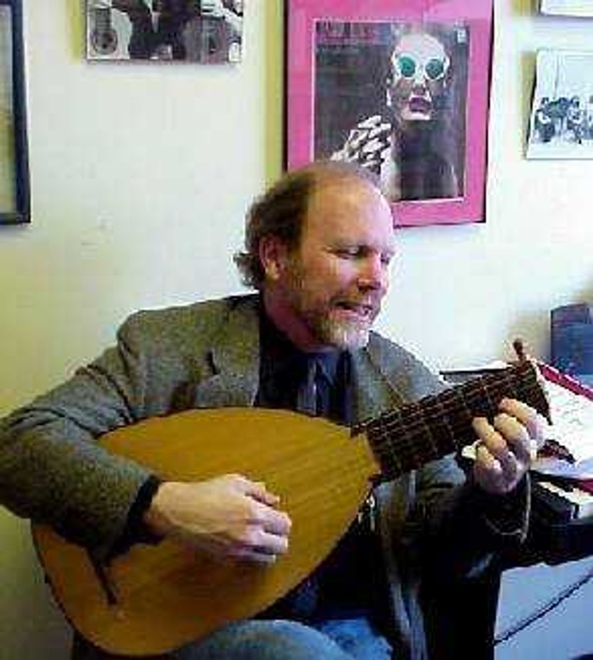 Barde Singer Modern-day bard, singers to perform Elizabethan recital Tuesday