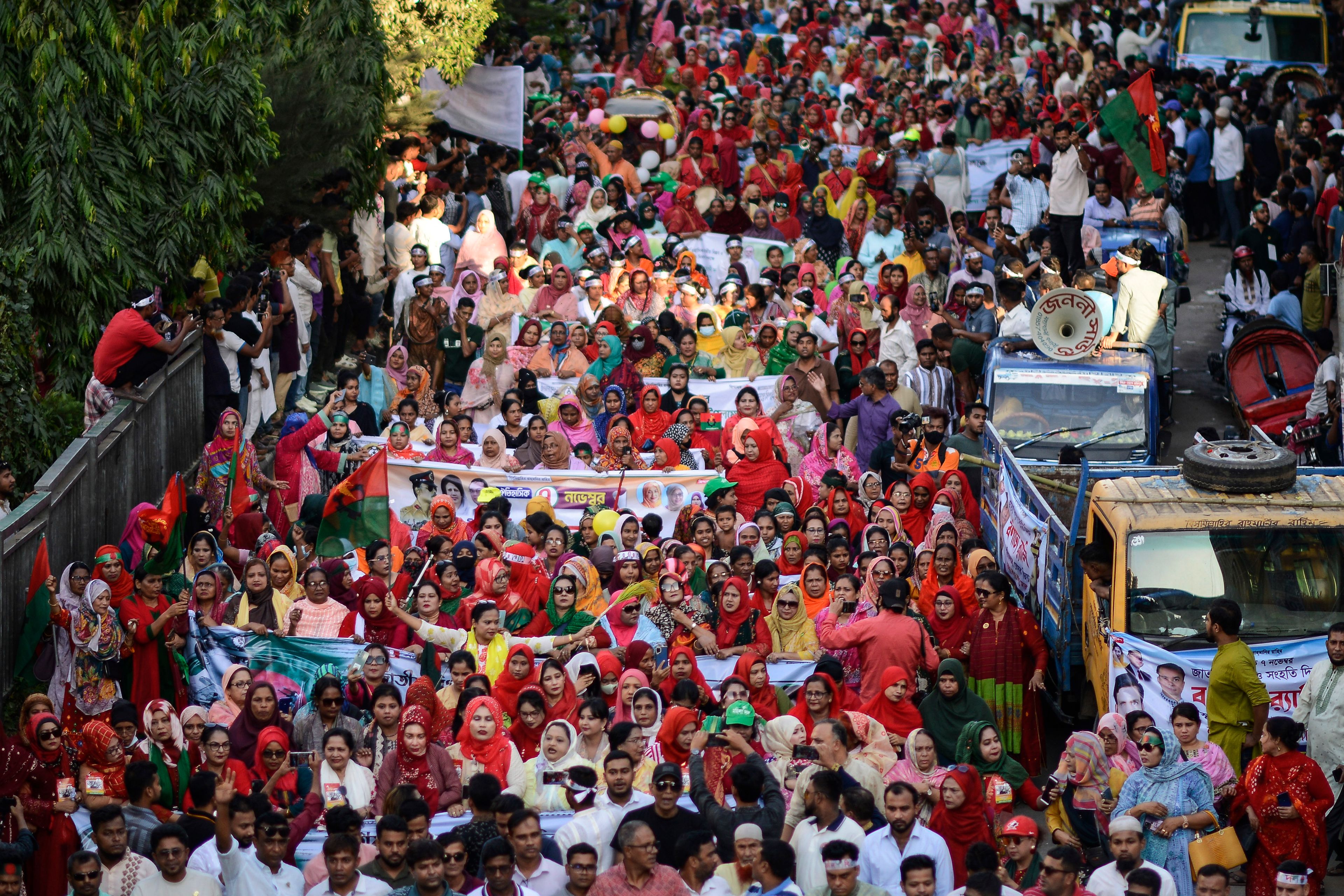 Thousands of Bangladesh Nationalist Party (BNP) activists participate in a rally in Dhaka, Bangladesh, Friday, Nov. 8, 2024. (AP Photo/Mahmud Hossain Opu)