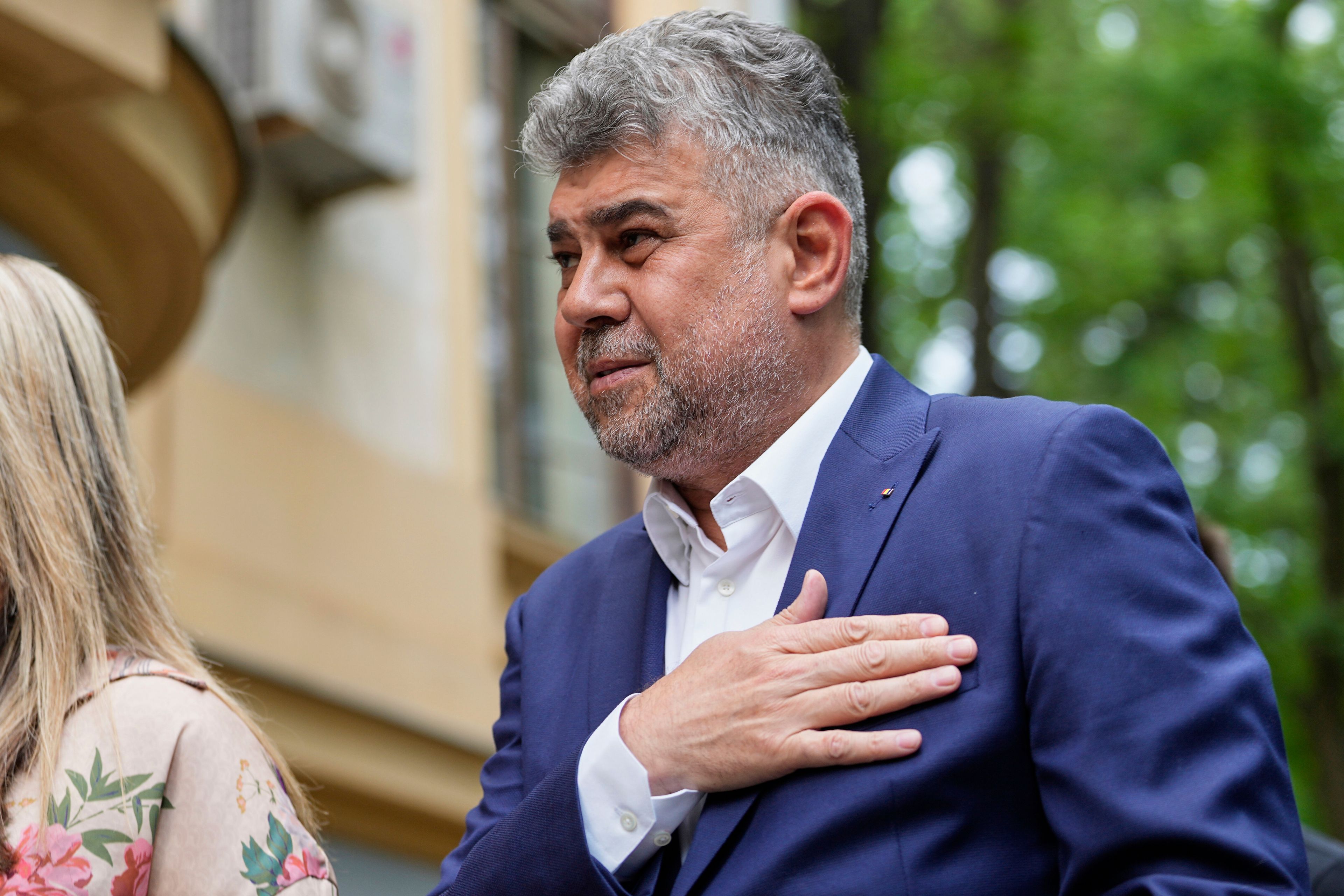 Romanian premier resigns after his coalition's candidate fails to advance in presidential runoff