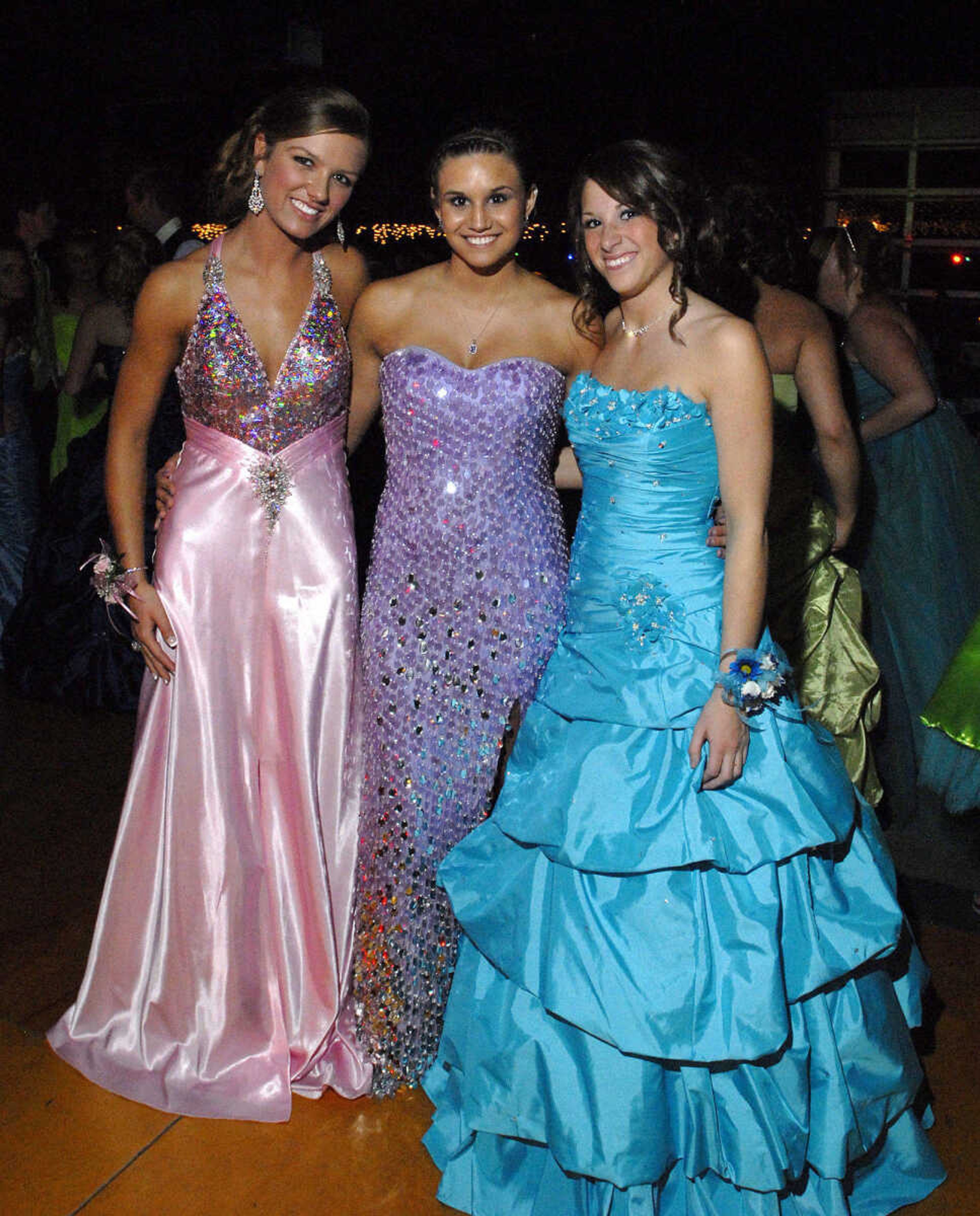 LAURA SIMON~lsimon@semissourian.com
Meadow Heights' prom "A Night to Remember" was held Saturday, April 30, 2011 at Deerfield Lodge.