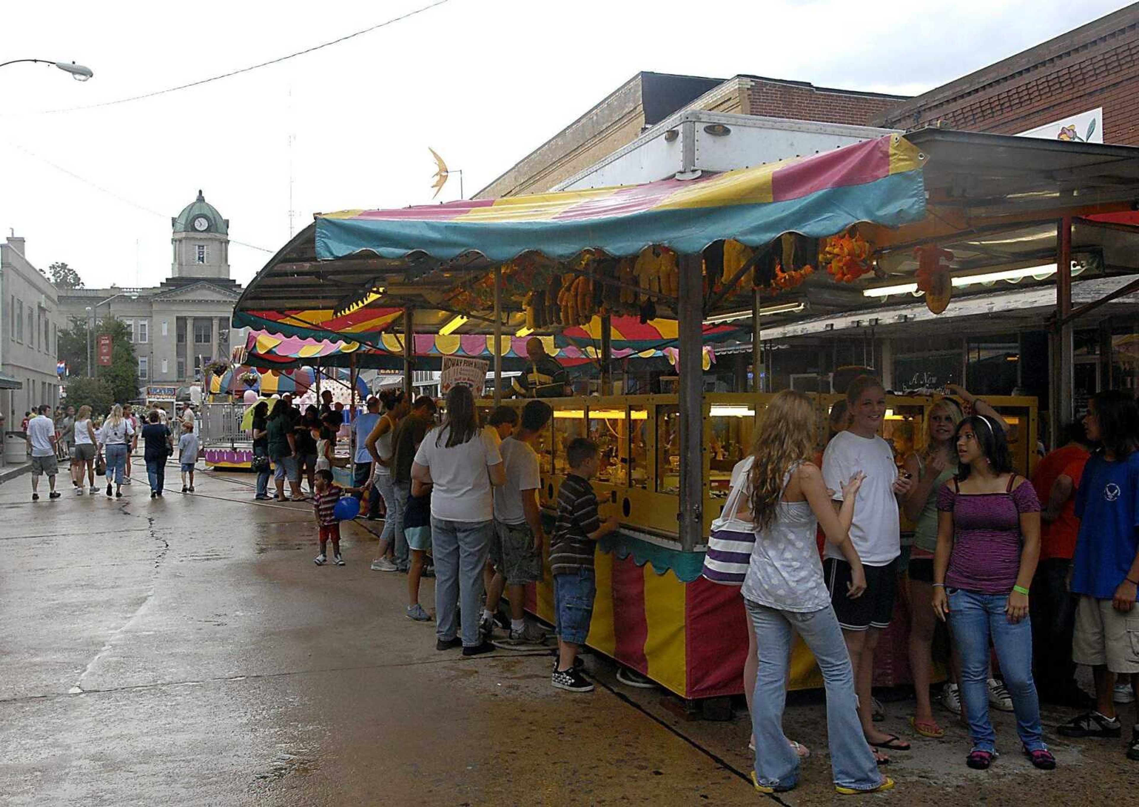 KIT DOYLE ~ kdoyle@semissourian.com
Rain hit Jackson Homecomers Friday, July 25, 2008.