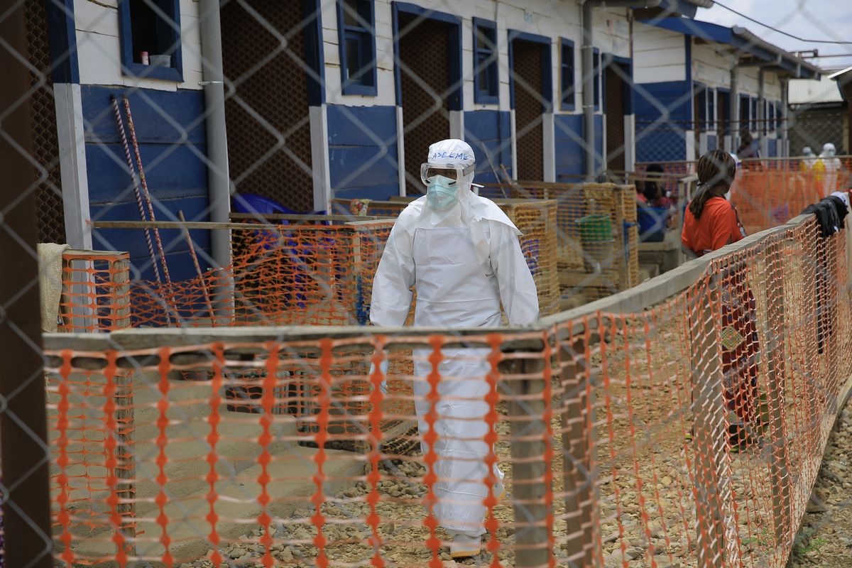Experts warn of wider spread as Ebola outbreak reaches plate...