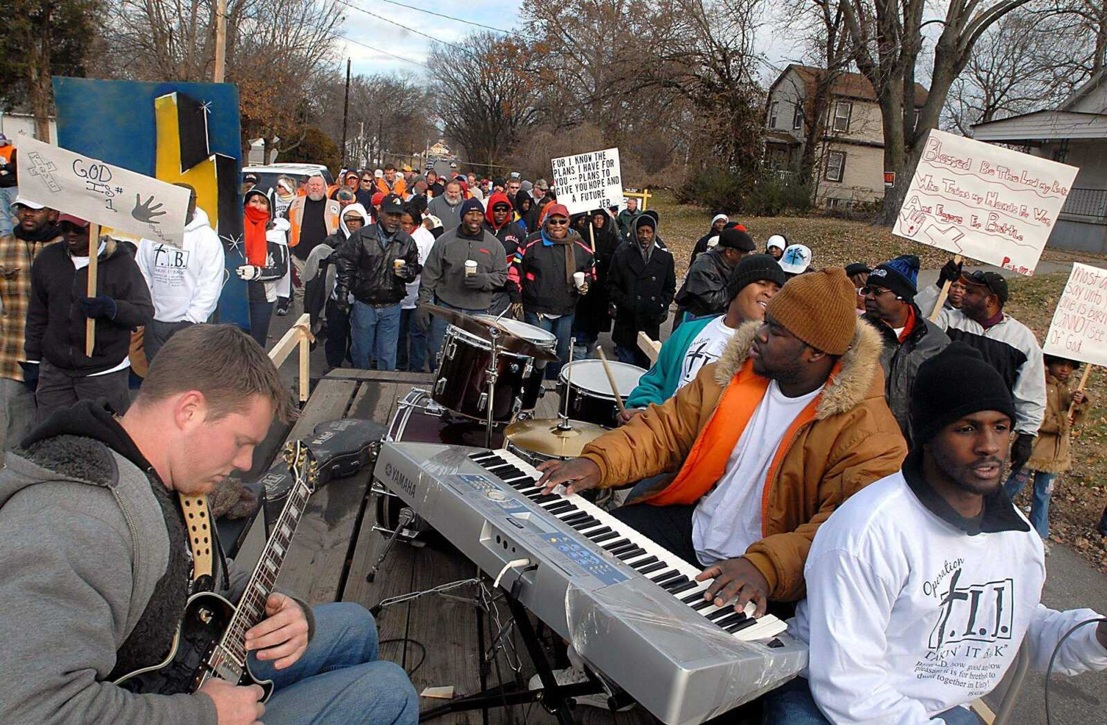 KIT DOYLE ~ kdoyle@semissourian.com
Musicians accompany marchers early Saturday, December 6, 2008, in Cape Girardeau.