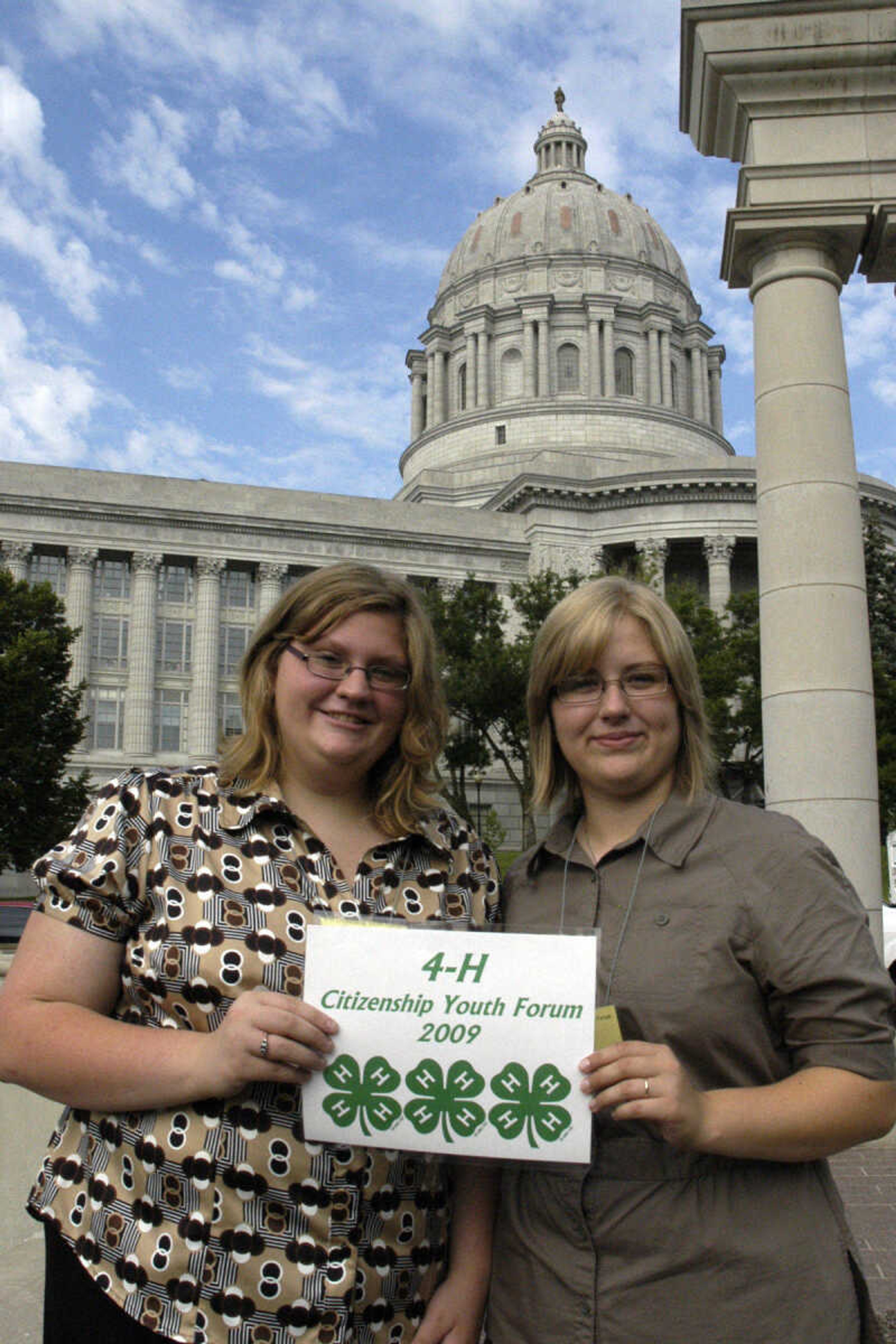 Pictured are Sarah Arnold and Angela Lix of the New Hamburg Eager Beavers 4-H Club. Sarah is the daughter of Jeanine and Tim Arnold. Angela is the daughter of Jane Dewayne Lix.