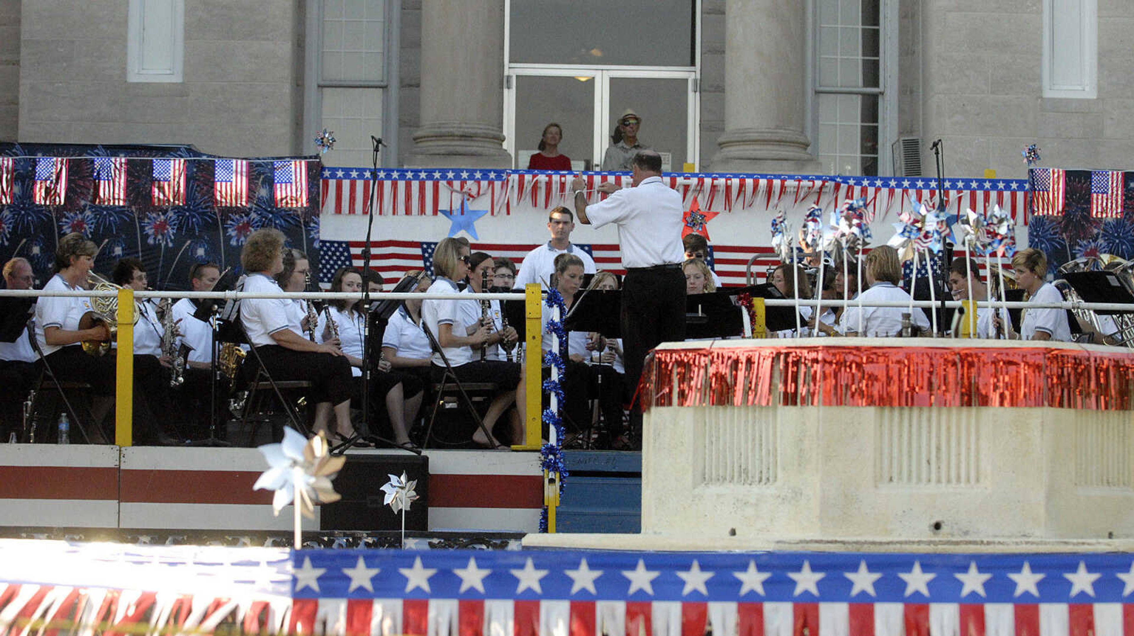 LAURA SIMON ~ lsimon@semissourian.com
The Jackson Municipal Band performs in front of the Cape Girardeau County Courthouse Tuesday, July 26, 2011 during the 103rd annual Jackson Homecomers celebration.