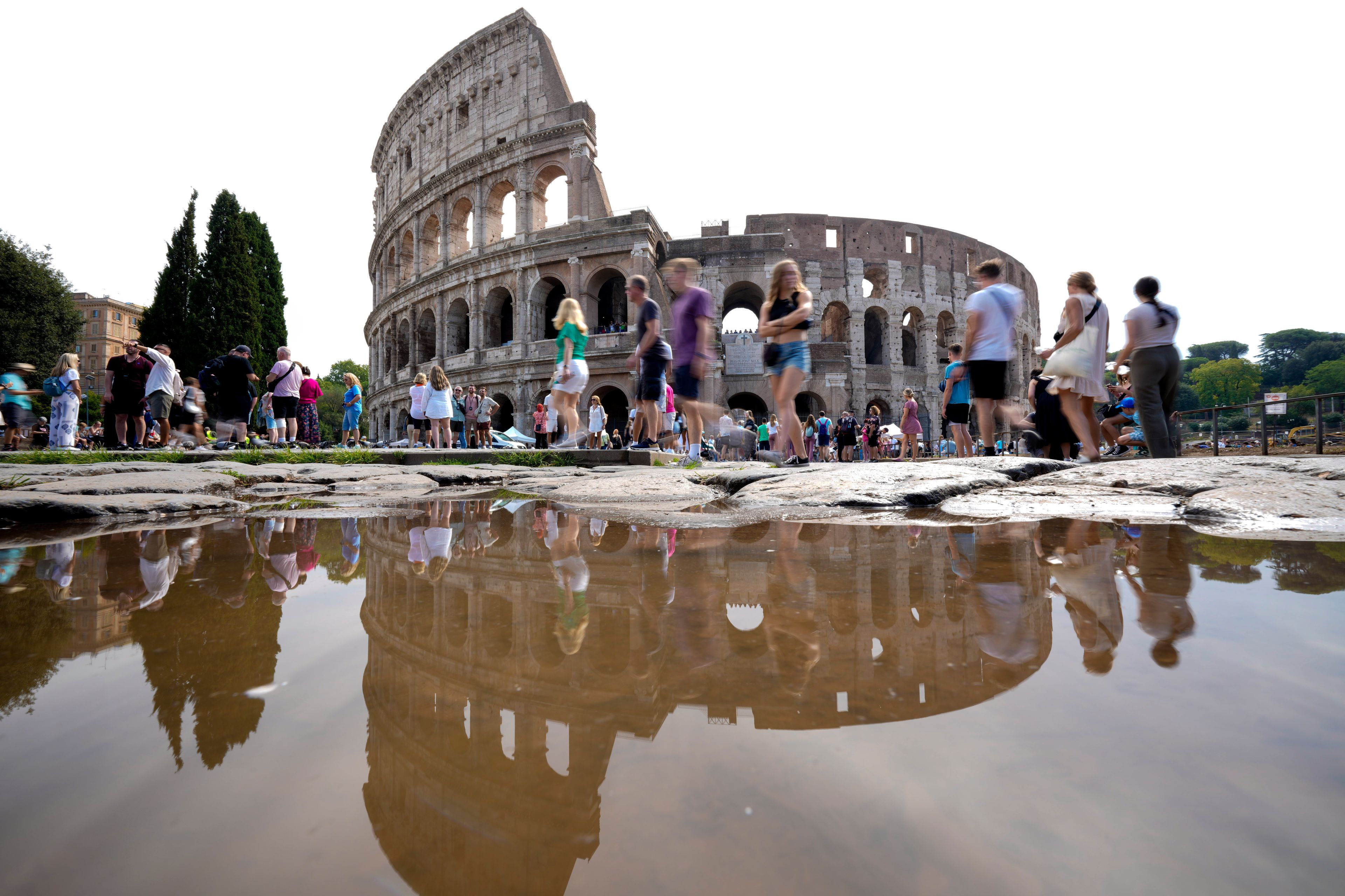 AirBnB users will play gladiators in Rome's Colosseum under $1.5-million sponsorship deal