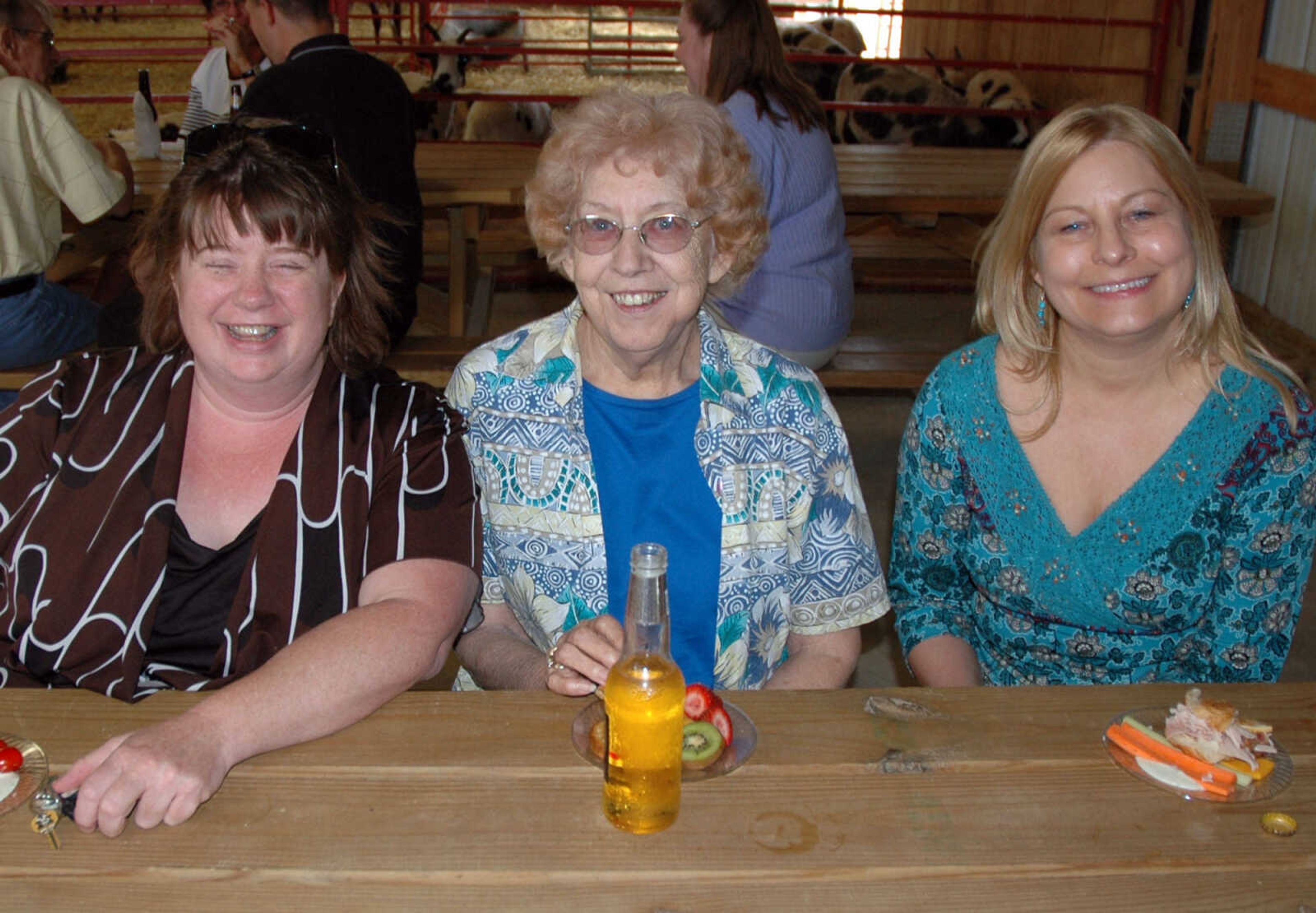 Shirlene Hecht, Adela Moore and Linda Puchbauer.