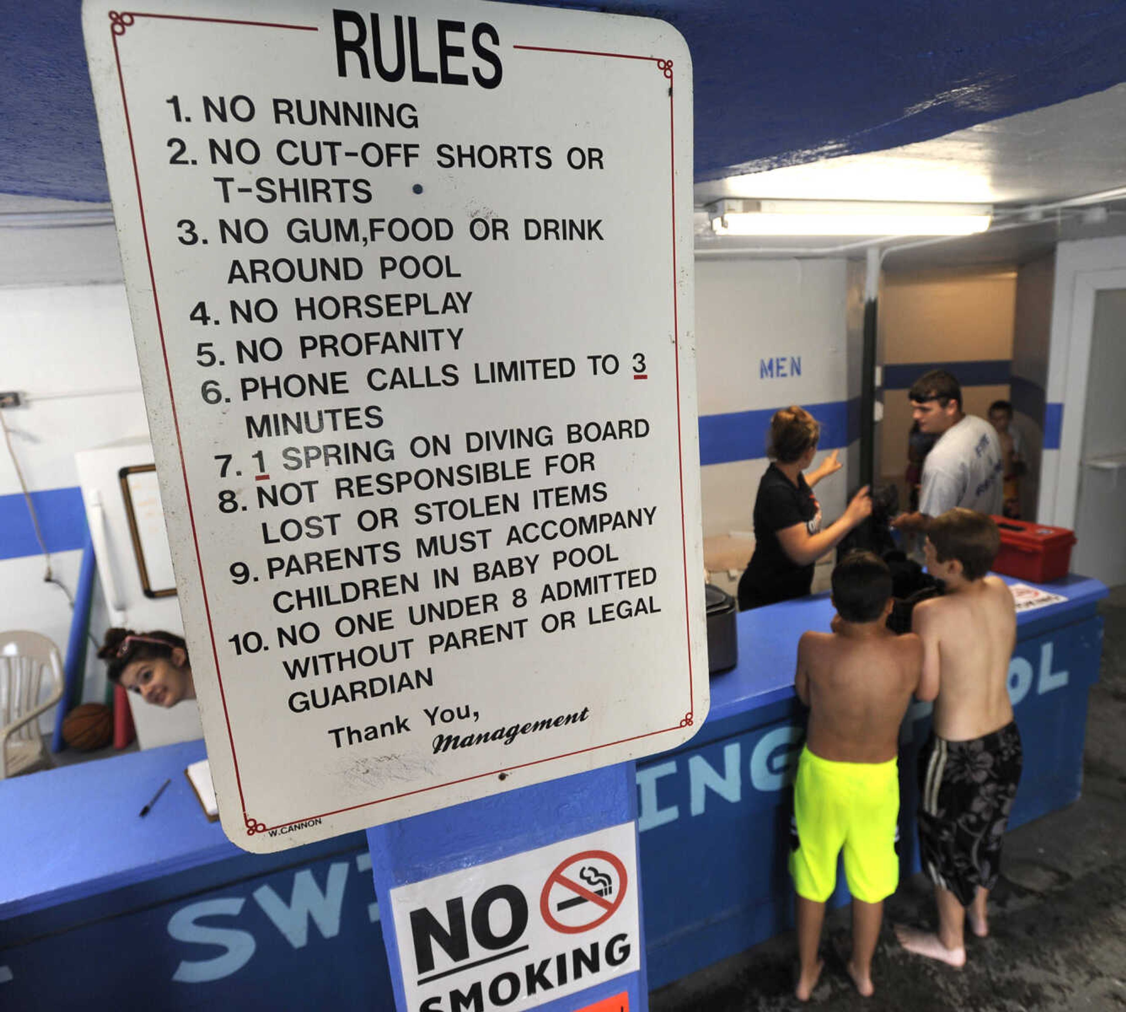 Rules are posted at Harmon Field Swimming Pool in Chaffee, Missouri.