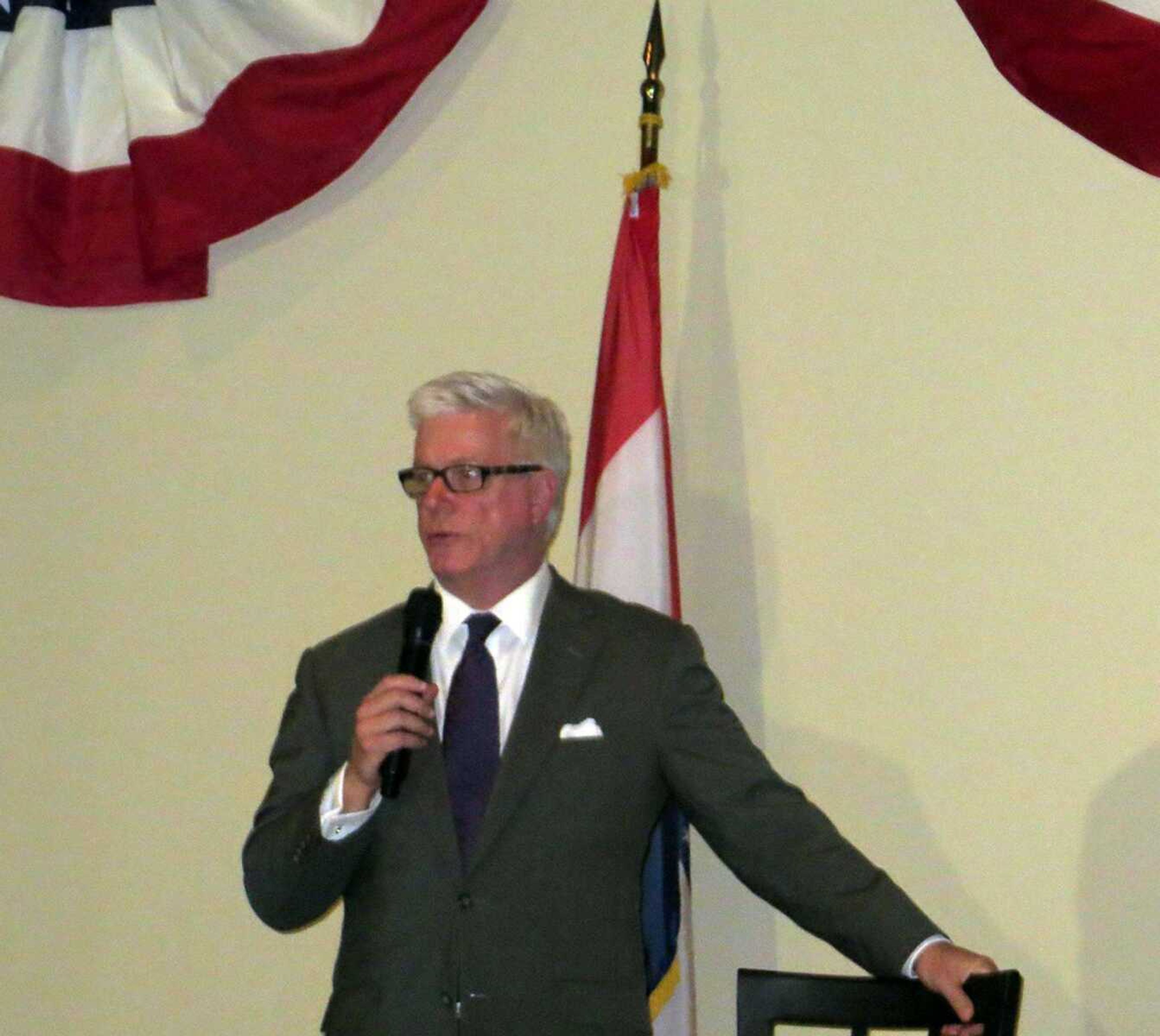 Lt. Gov. Peter Kinder speaks during a Republican gubernatorial candidates' forum Saturday night in Poplar Bluff, Missouri. (Tyler Graef)