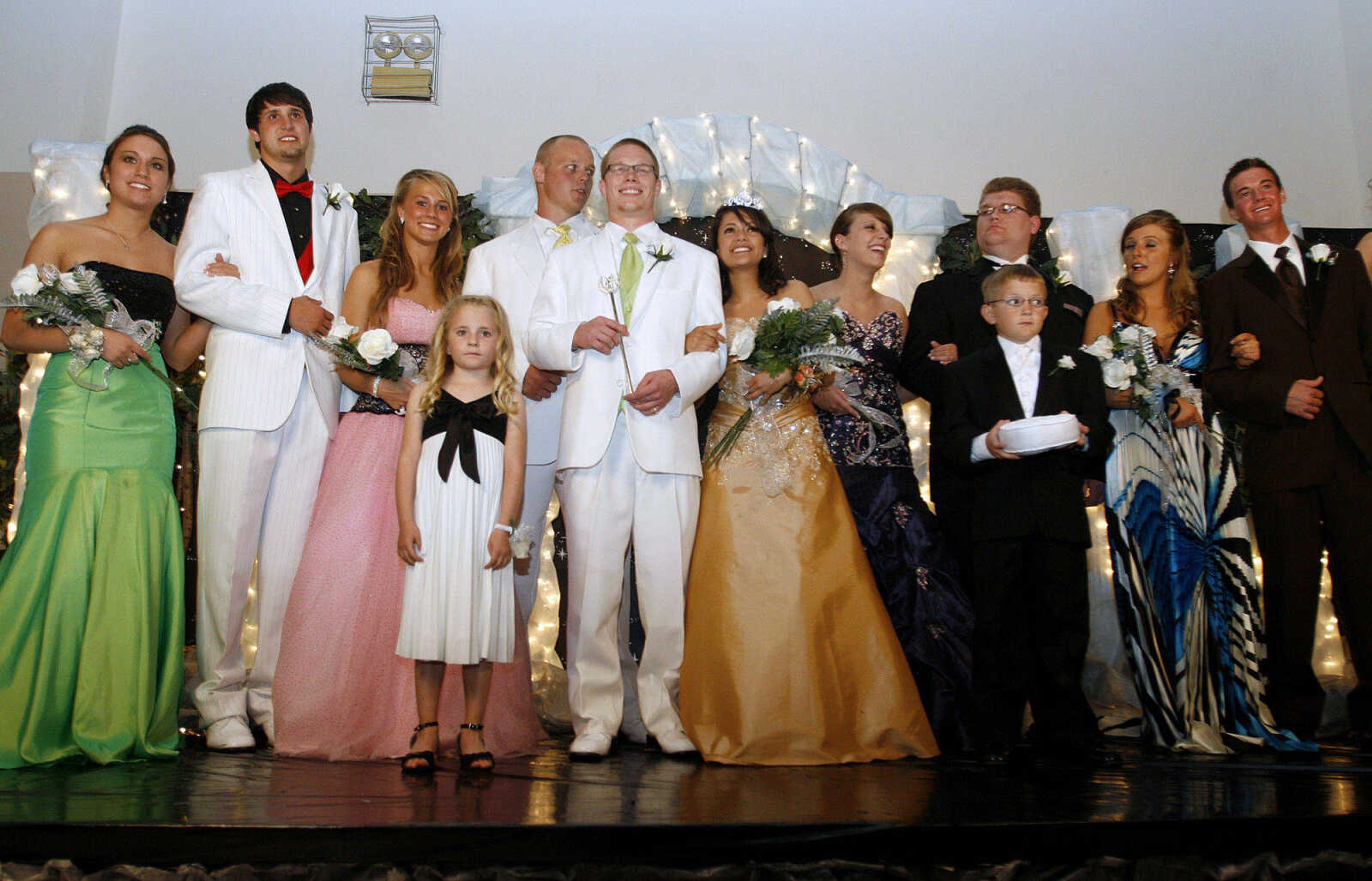 ELIZABETH DODD ~ edodd@semissourian.com
Photos from the 2009 Jackson High School Prom May 9 at the Osage Center.