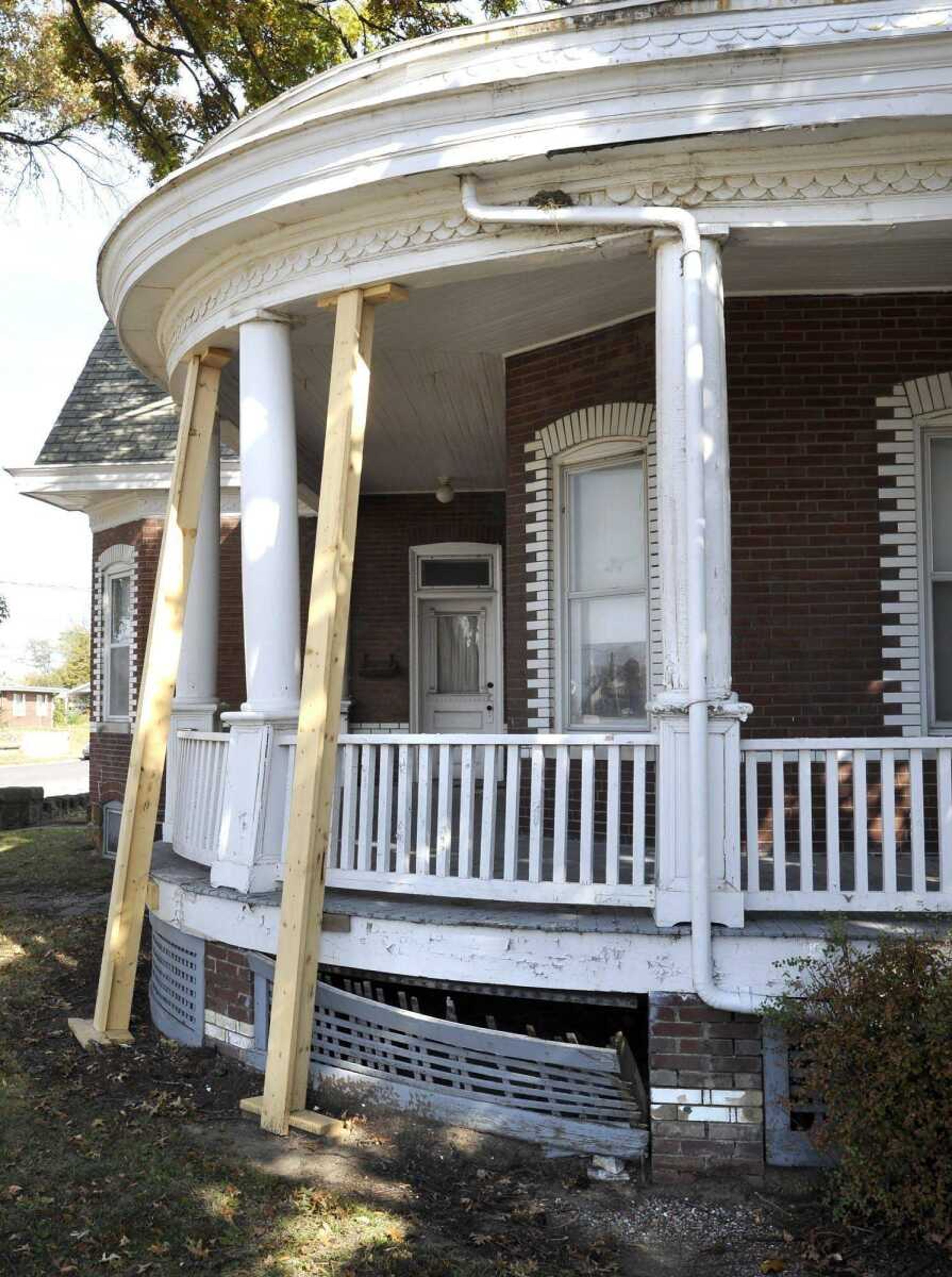 The Harrison house across from the River Campus shows signs of deterioration in this 2010 photo. (Fred Lynch)