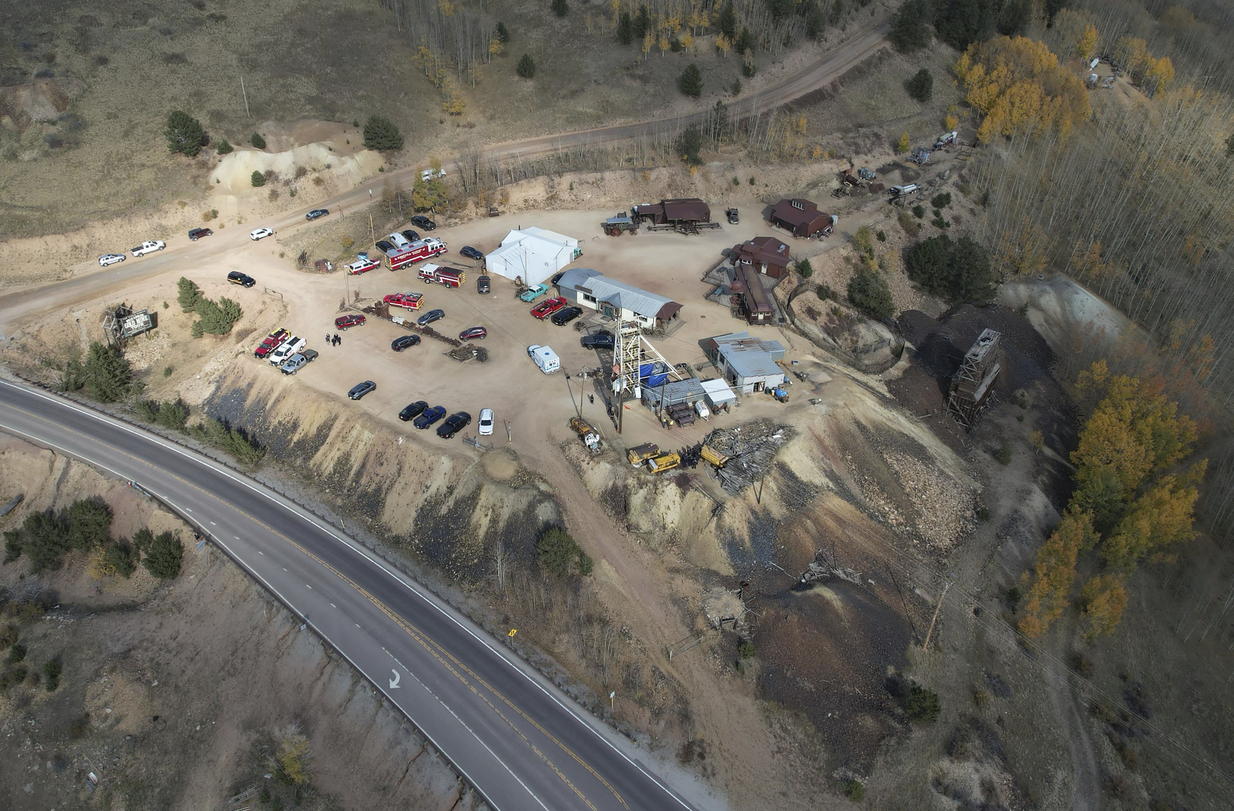 An Elevator Mishap At A Colorado Tourist Mine Killed 1 And Trapped 12....