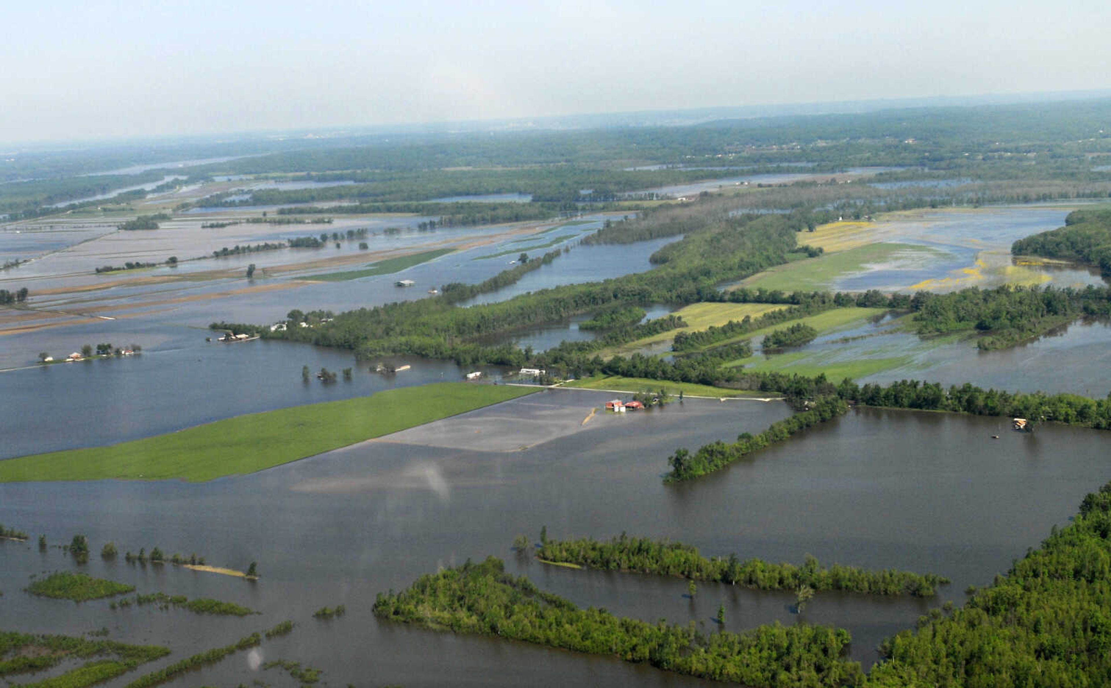 KRISTIN EBERTS ~ keberts@semissourian.com

Floodwater drowns the farmland south of Horseshoe Lake near Willard, Ill., on Thursday, April 28, 2011.