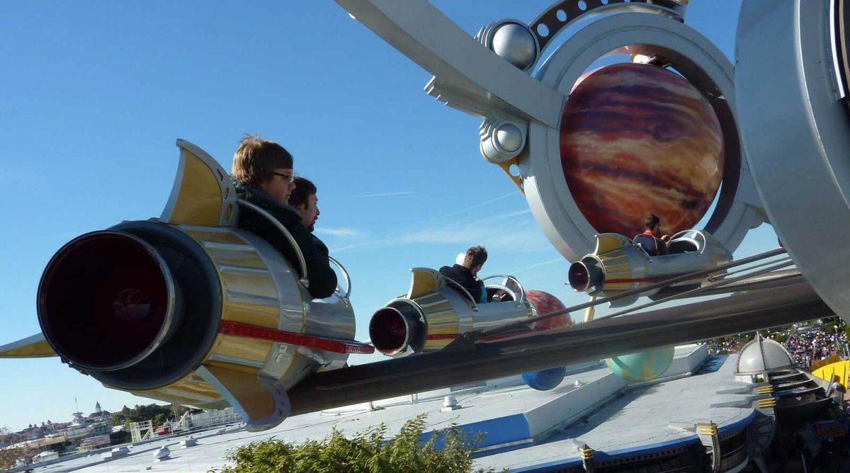Starship Rides Images Spaceship ride at Disney World