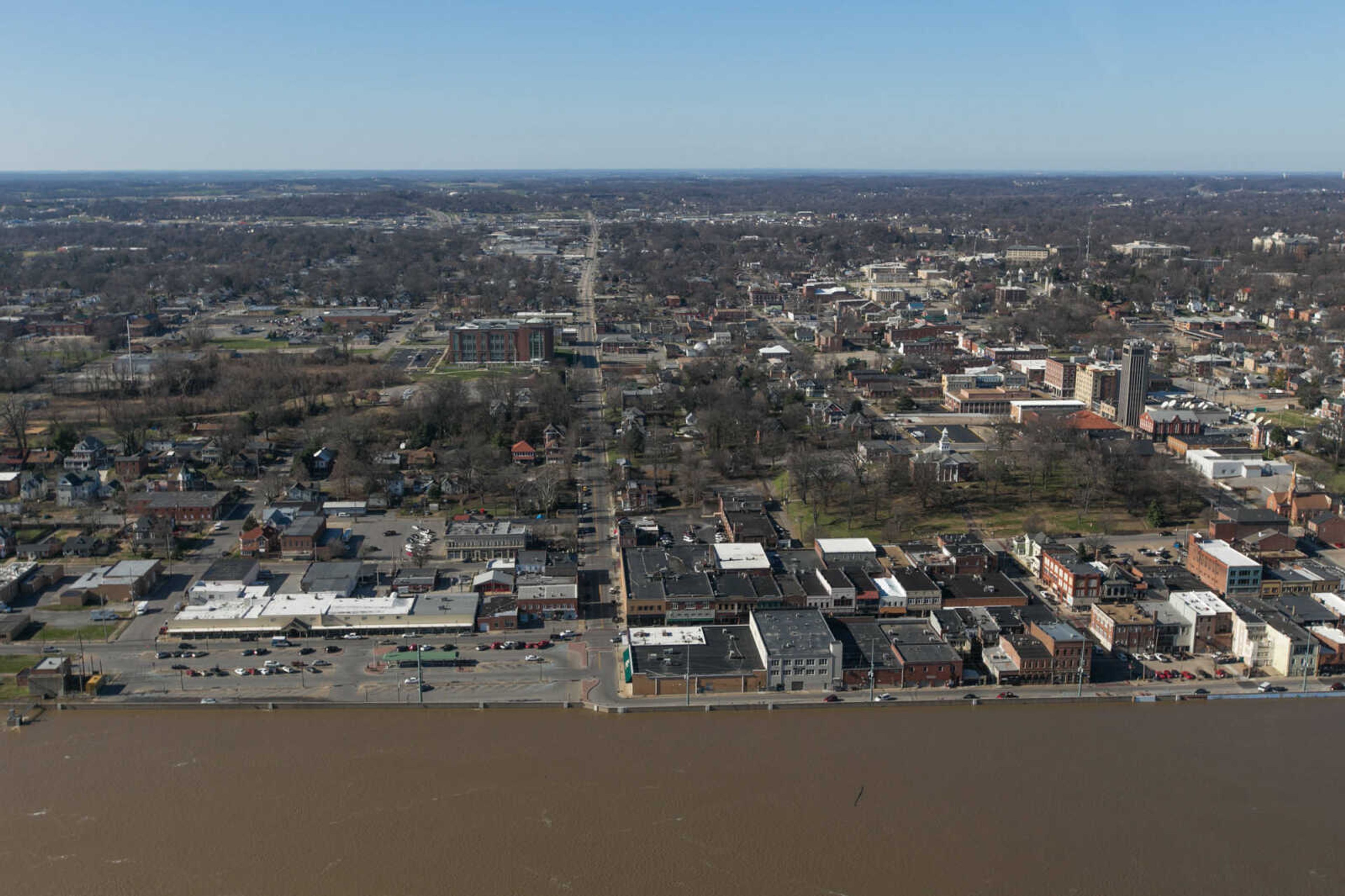 GLENN LANDBERG ~ glandberg@semissourian.com

Downtown Cape Girardeau is seen behind the flood wall, Saturday, Jan. 2, 2016.