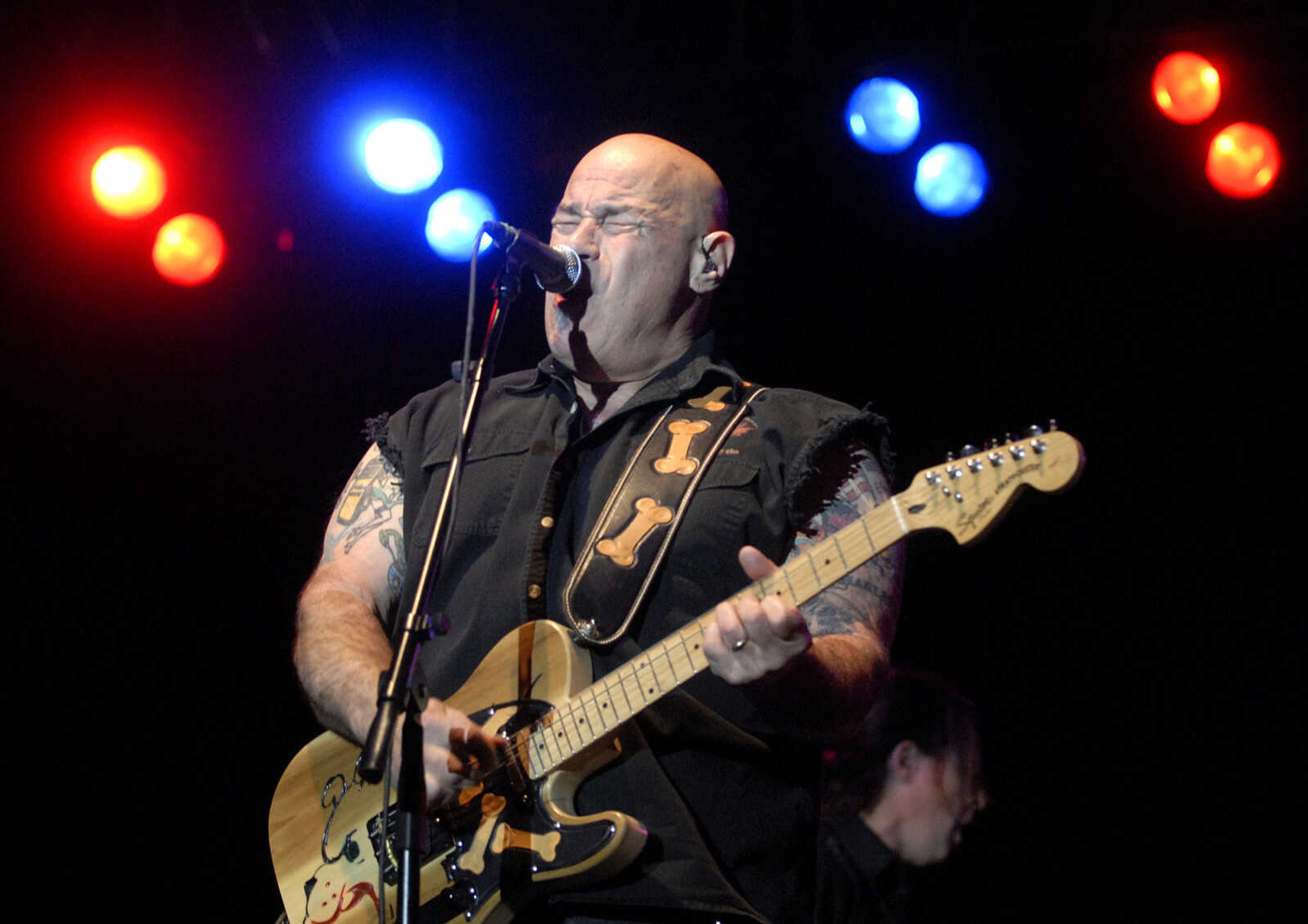 LAURA SIMON ~ lsimon@semissourian.com
Creedence Clearwater Revisited rocks the grandstand at Arena Park Friday, September 16, 2011 during the SEMO District Fair in Cape Girardeau.