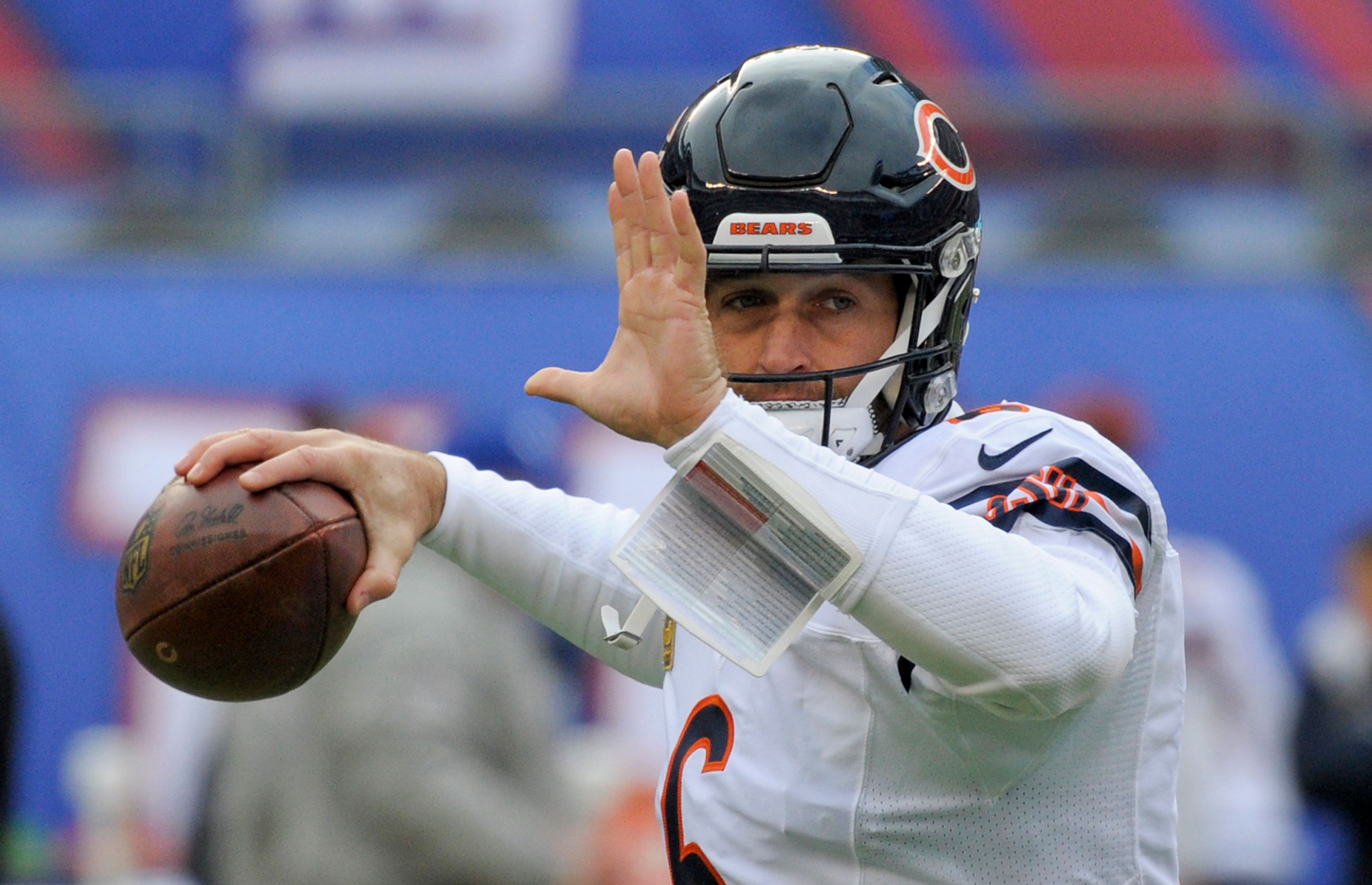 Former NFL quarterback Jay Cutler charged with DUI, possession of handgun after traffic accident