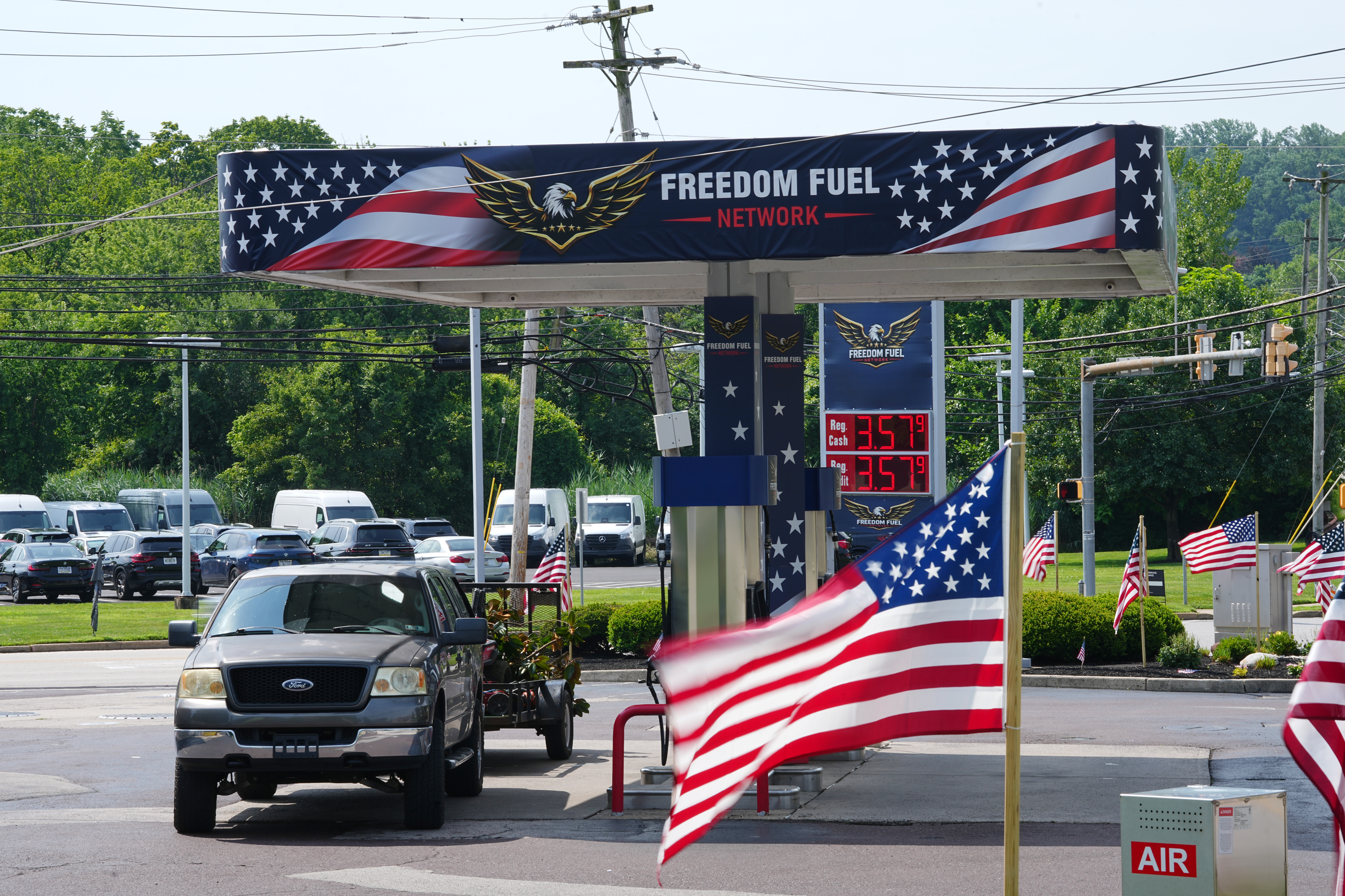 The men behind Trump's $3.47 gas: An NFL coach, a GOP fundra