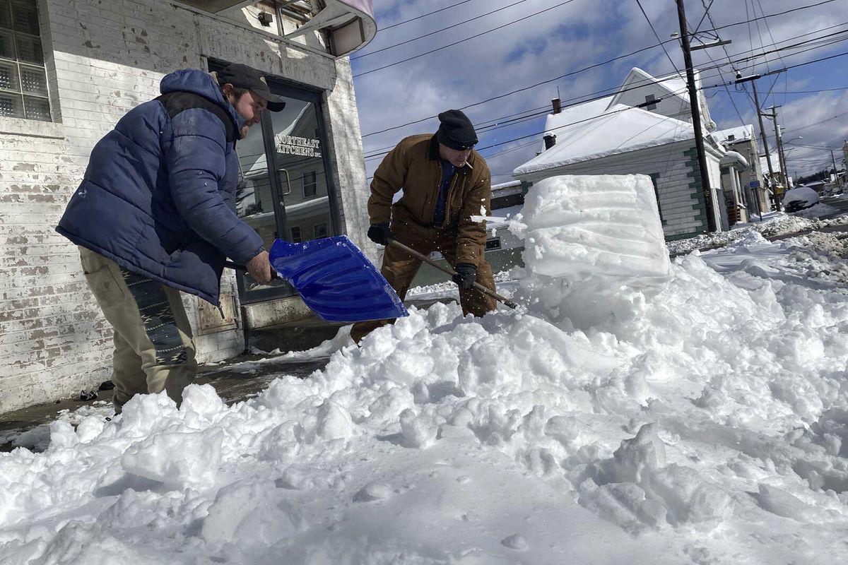 Quick-moving winter storm brings snow to Northeast, disrupting travel ...