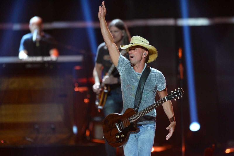 Kenny Chesney's 'No Shoes Radio' joins SiriusXM