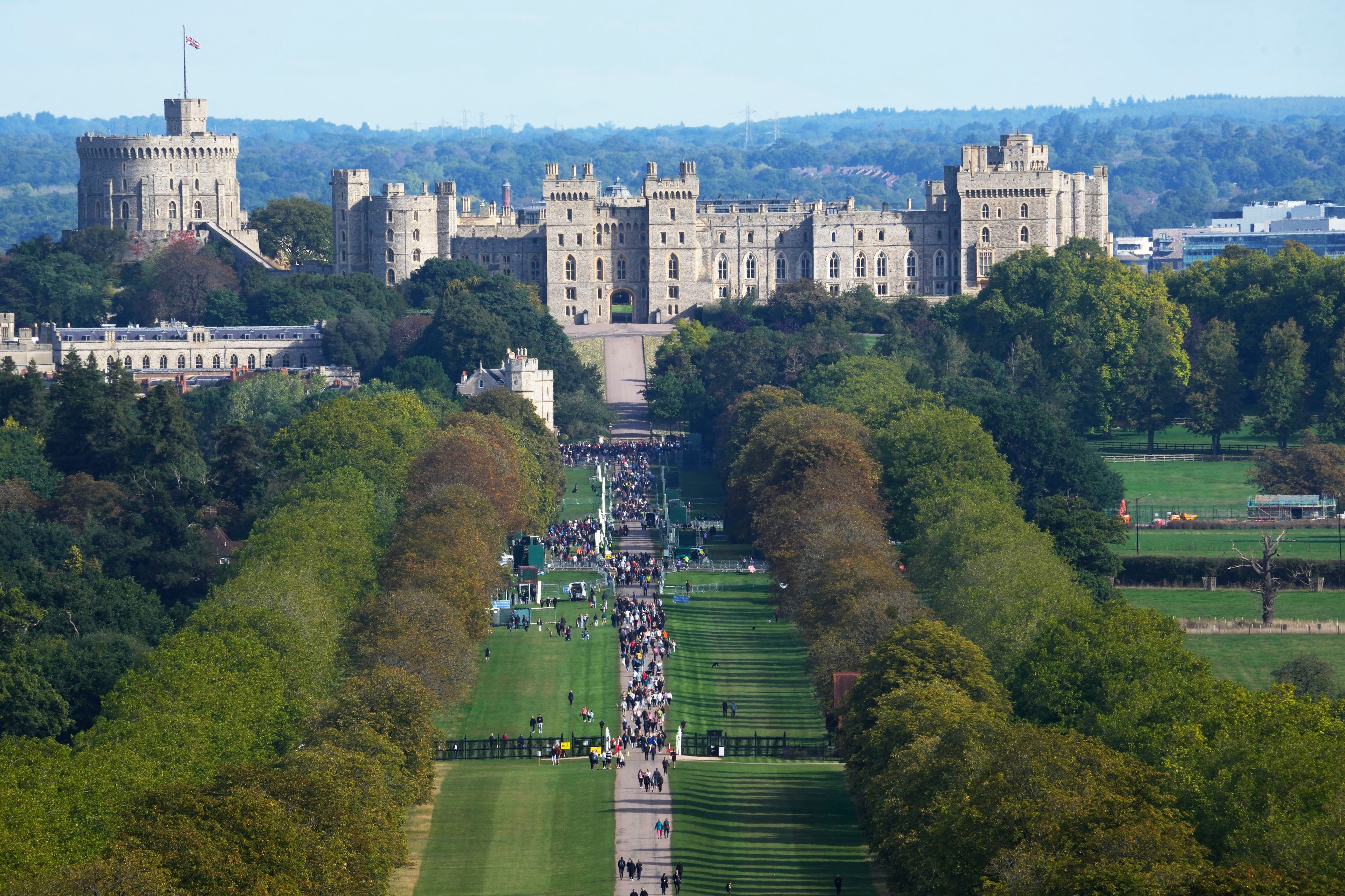 Police investigate burglary at Windsor Castle estate, fueling concerns about royal security