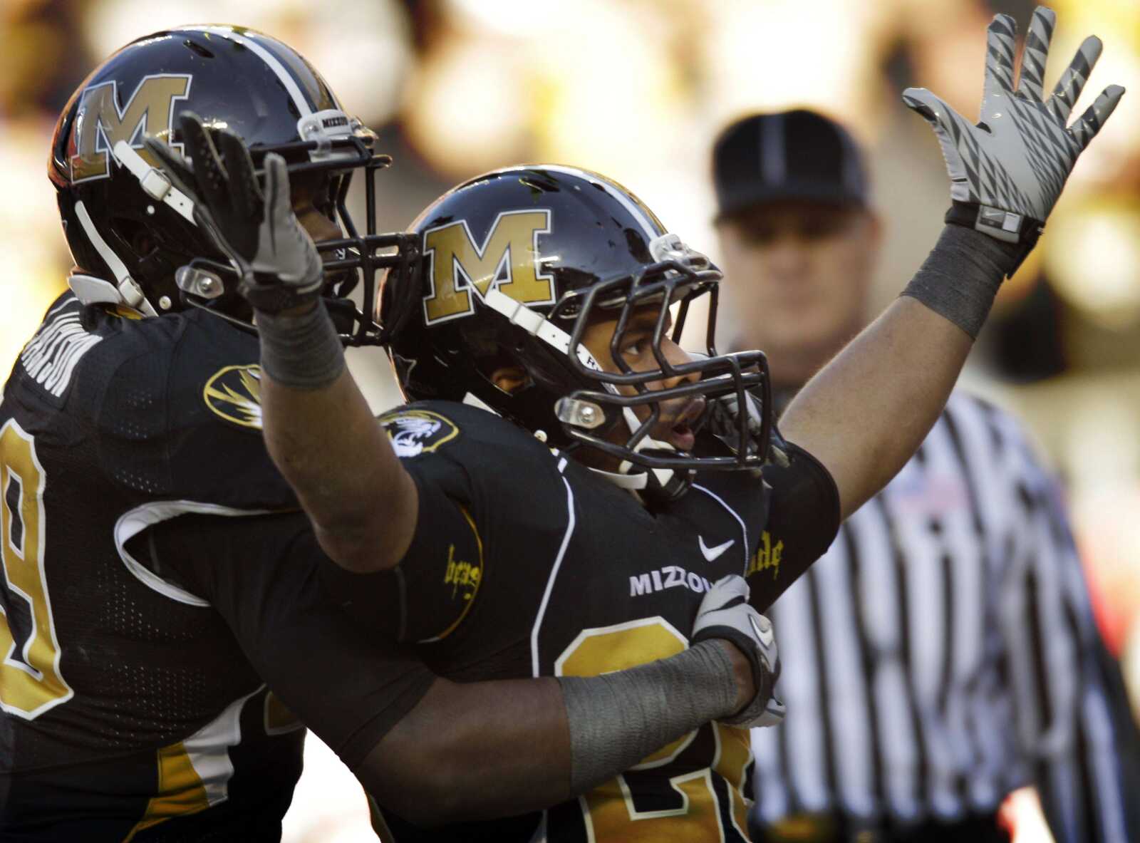 Missouri football team's defense bottles up rival Kansas
