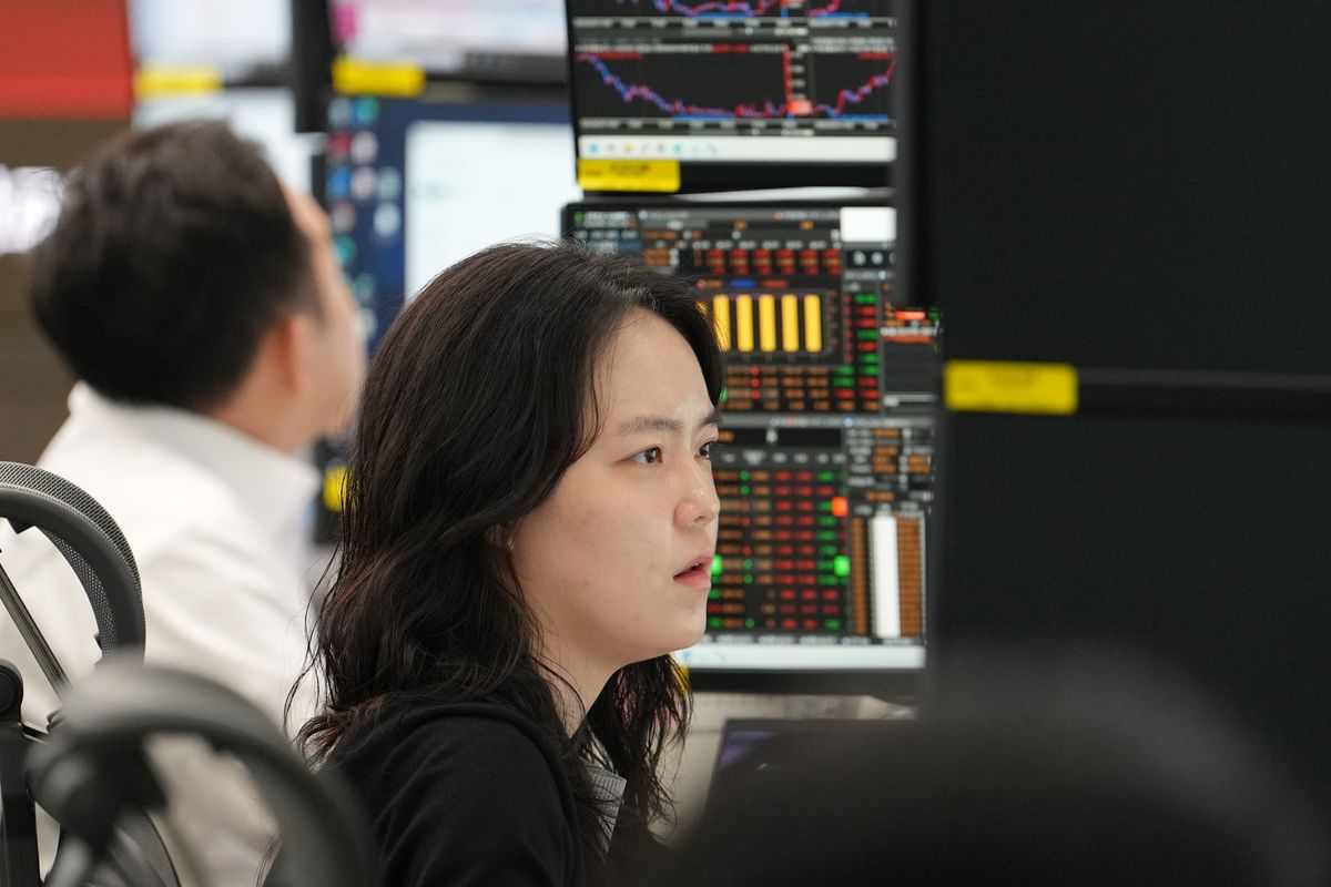 European shares climb and Asian shares retreat after US stoc...