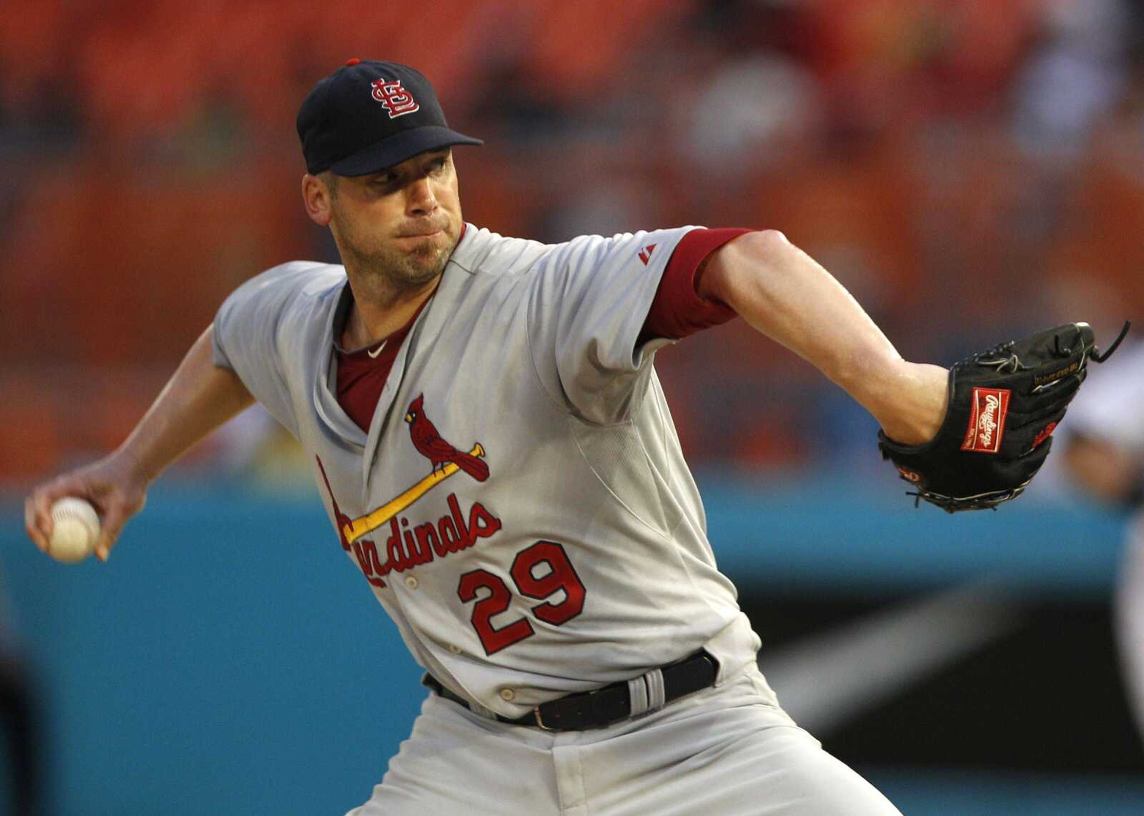 Cardinals starting pitcher Chris Carpenter delivers during the second inning Saturday.