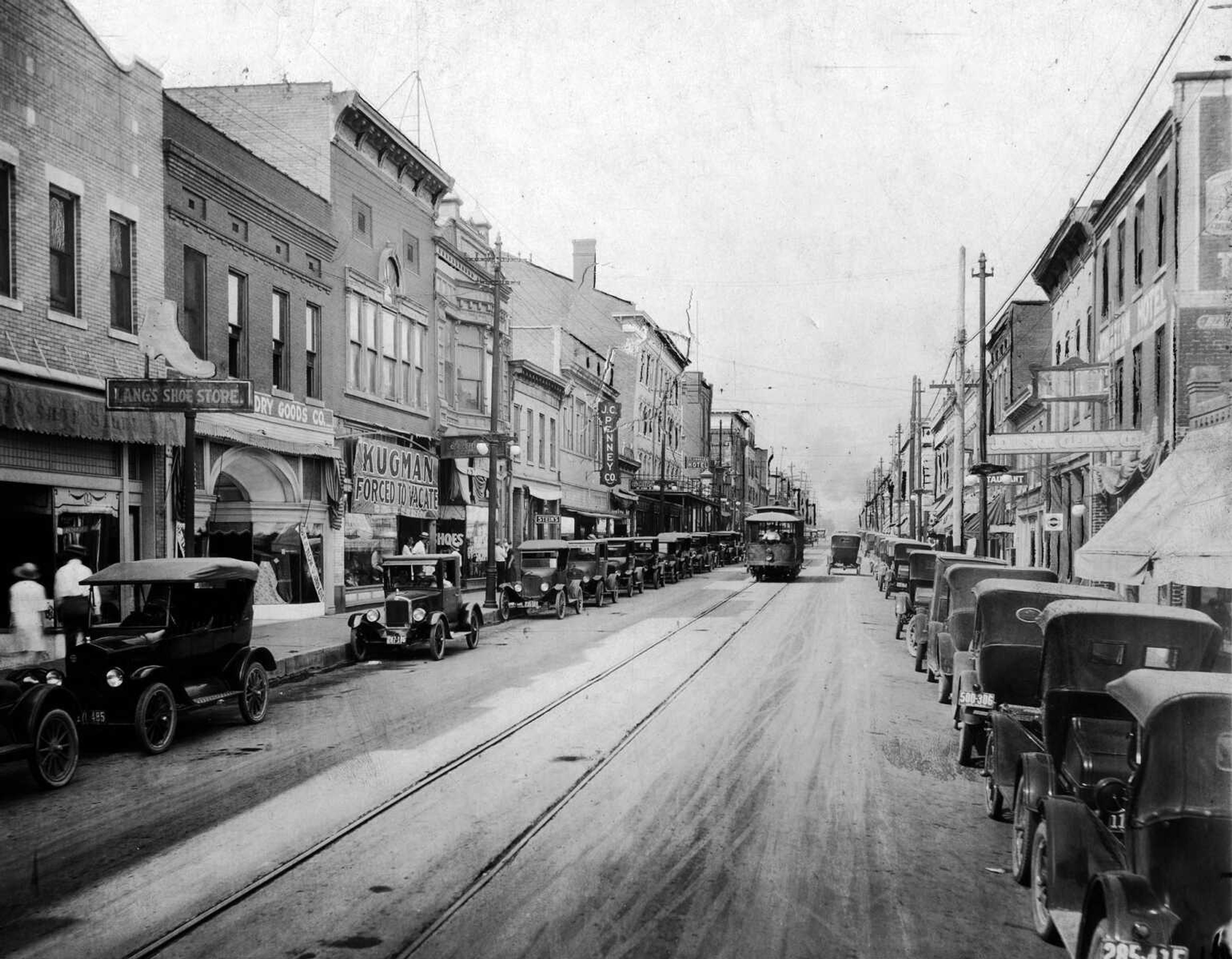 Photo made in September 1925 for the Missourian's New Building Edition, published Sept. 11, 1925.
Main Street looking north from near Independence.