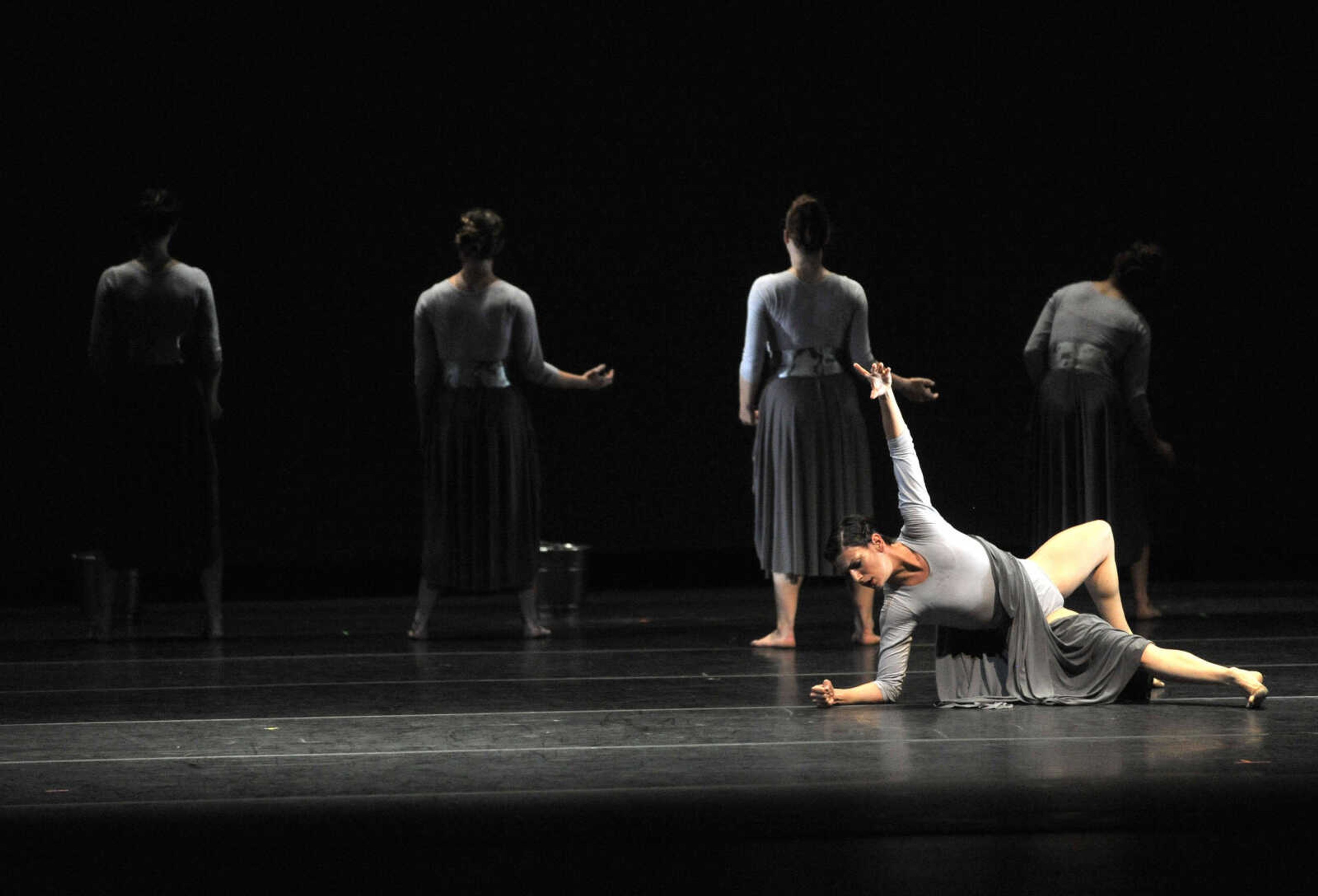 Common Thread Contemporary Dance Company performs "One" in the Dance St. Louis production of New Dance Horizons II.