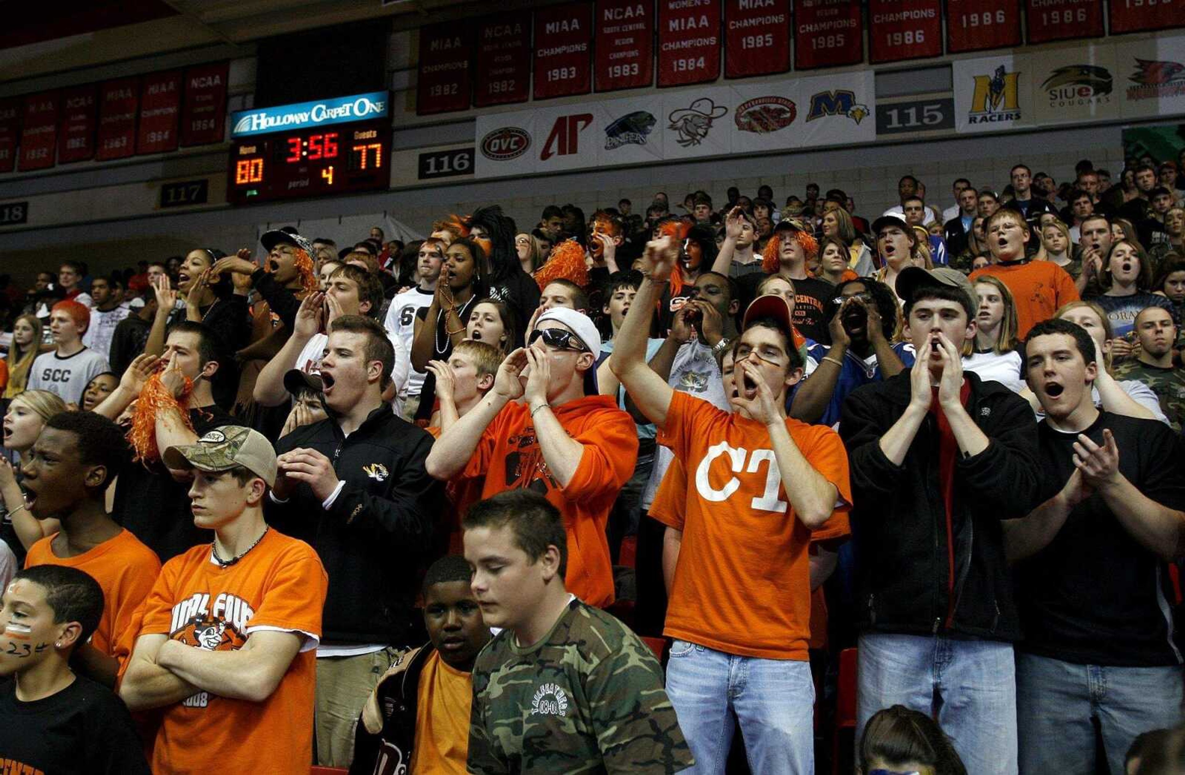 ELIZABETH DODD ~ edodd@semissourian.com
Fans at the Showdown at the Show Me Center.