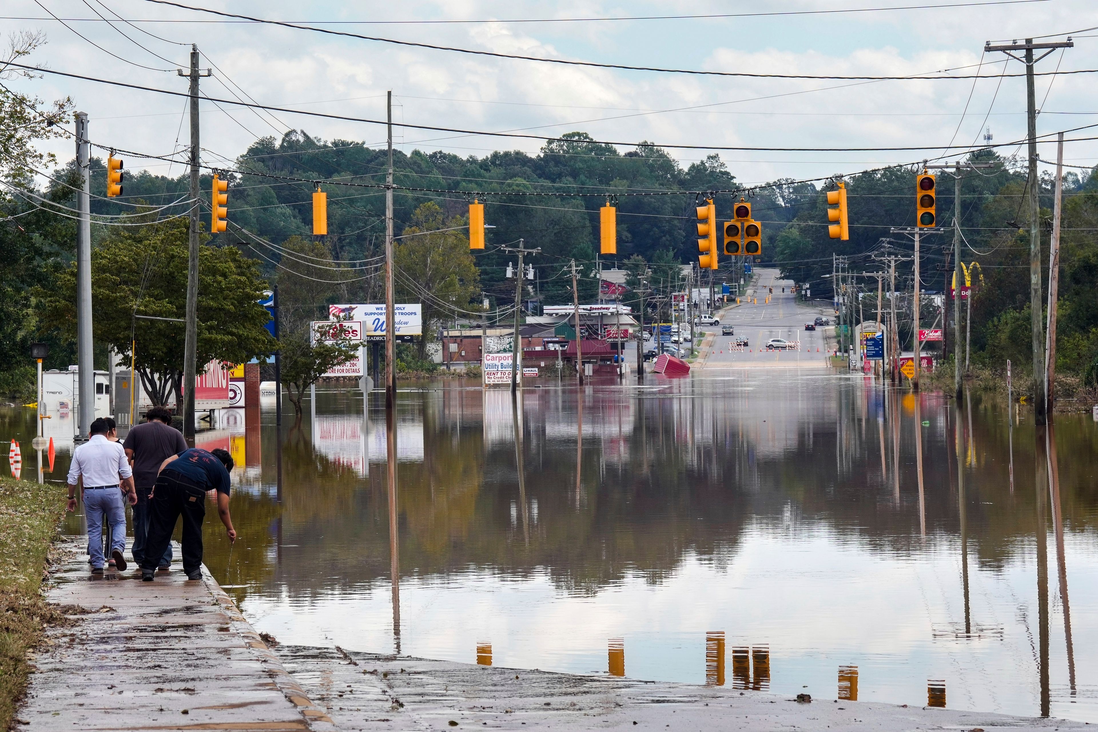 Southerners stay in touch  old-fashioned way after Helene cuts roads, power, phones