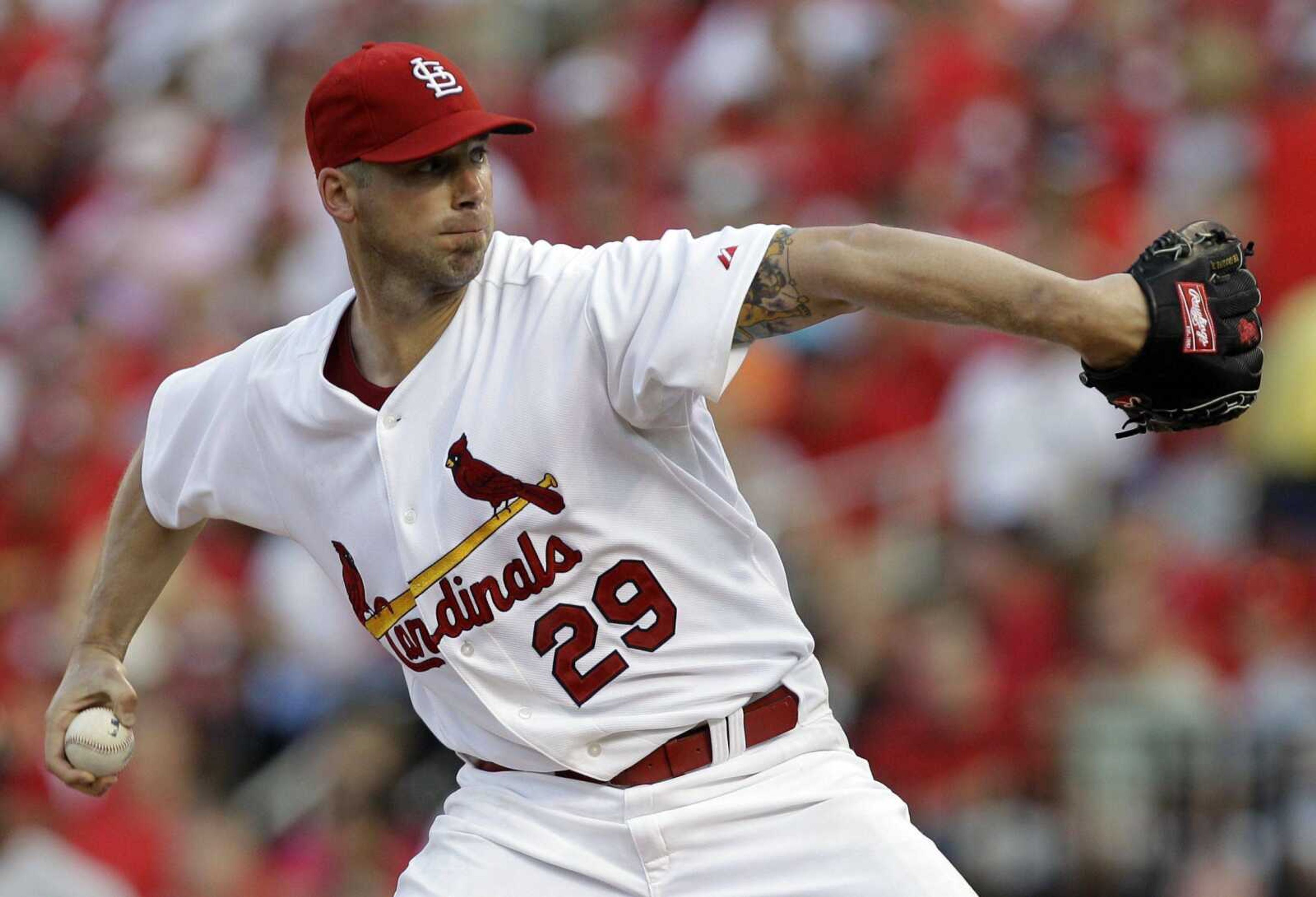 Cardinals starting pitcher Chris Carpenter throws to a Giants batter during the second inning.