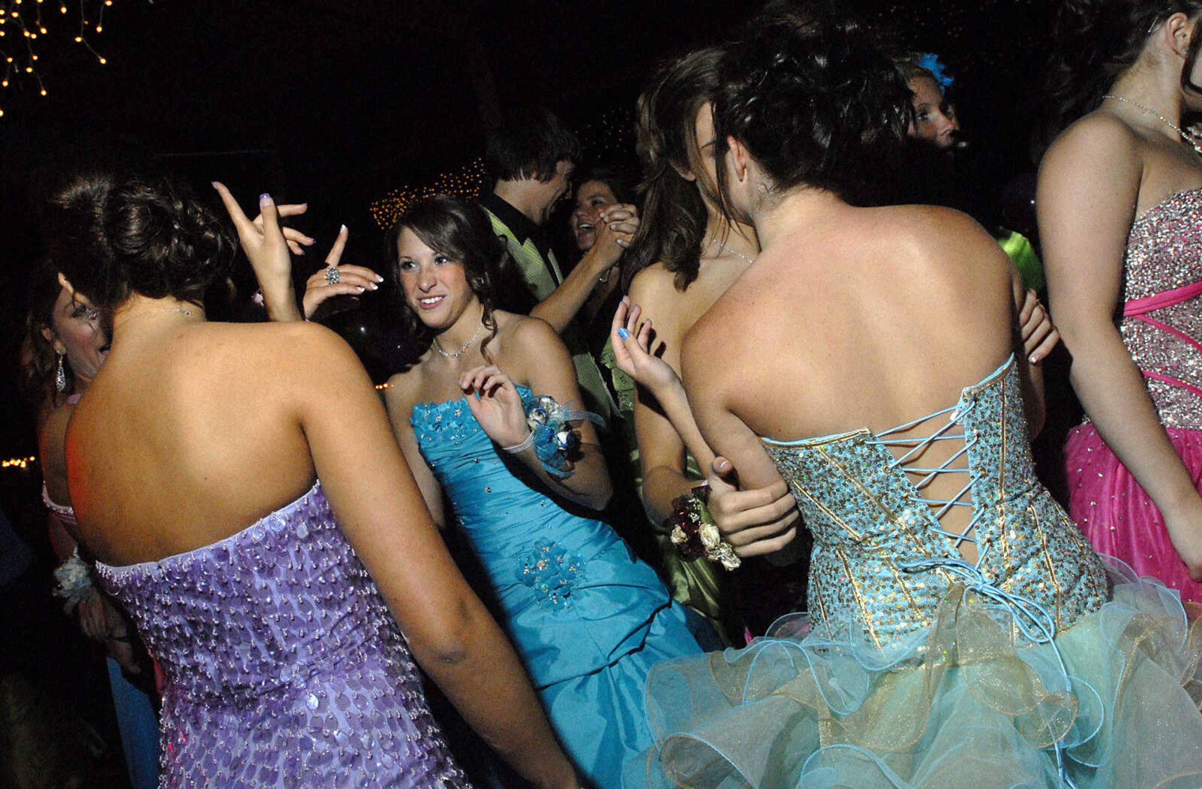 LAURA SIMON~lsimon@semissourian.com
Meadow Heights' prom "A Night to Remember" was held Saturday, April 30, 2011 at Deerfield Lodge.