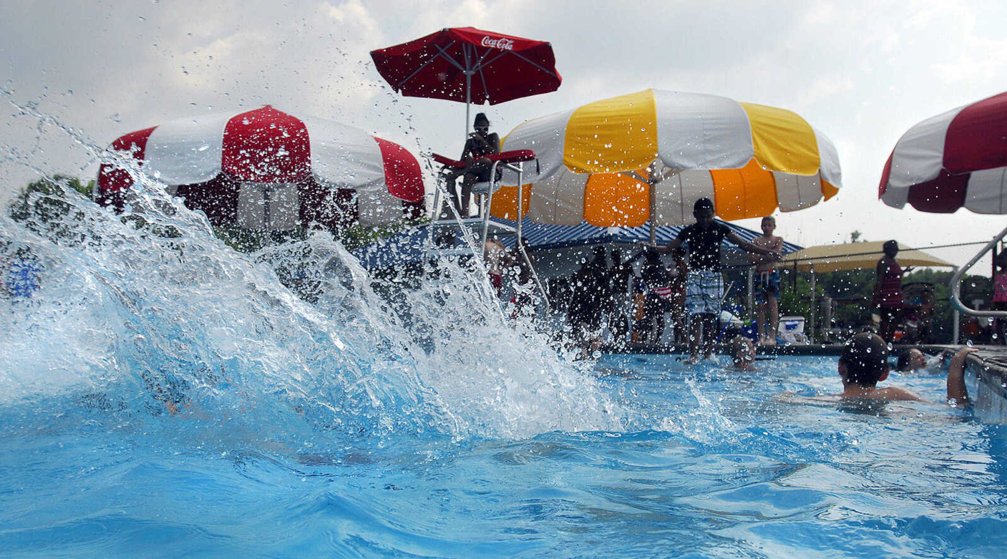 LAURA SIMON~lsimon@semissourian.com
Cape Splash Family Auquatic Center makes a splash with visitors Saturday, May 29, 2010 during the center's opening day.